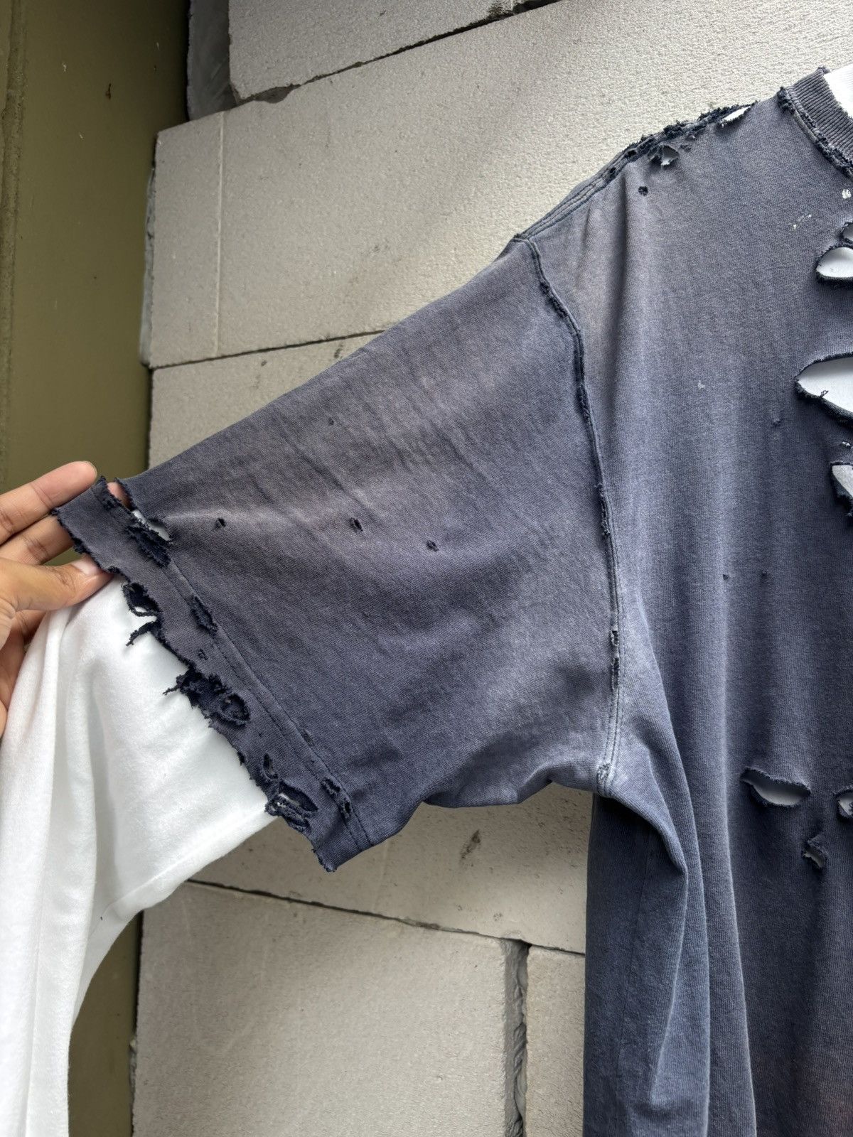 Carhartt Thrashed Carhartt Faded T Shirt Distressed Navy ERD GRUNGE Size US L / EU 52-54 / 3 - 14 Thumbnail