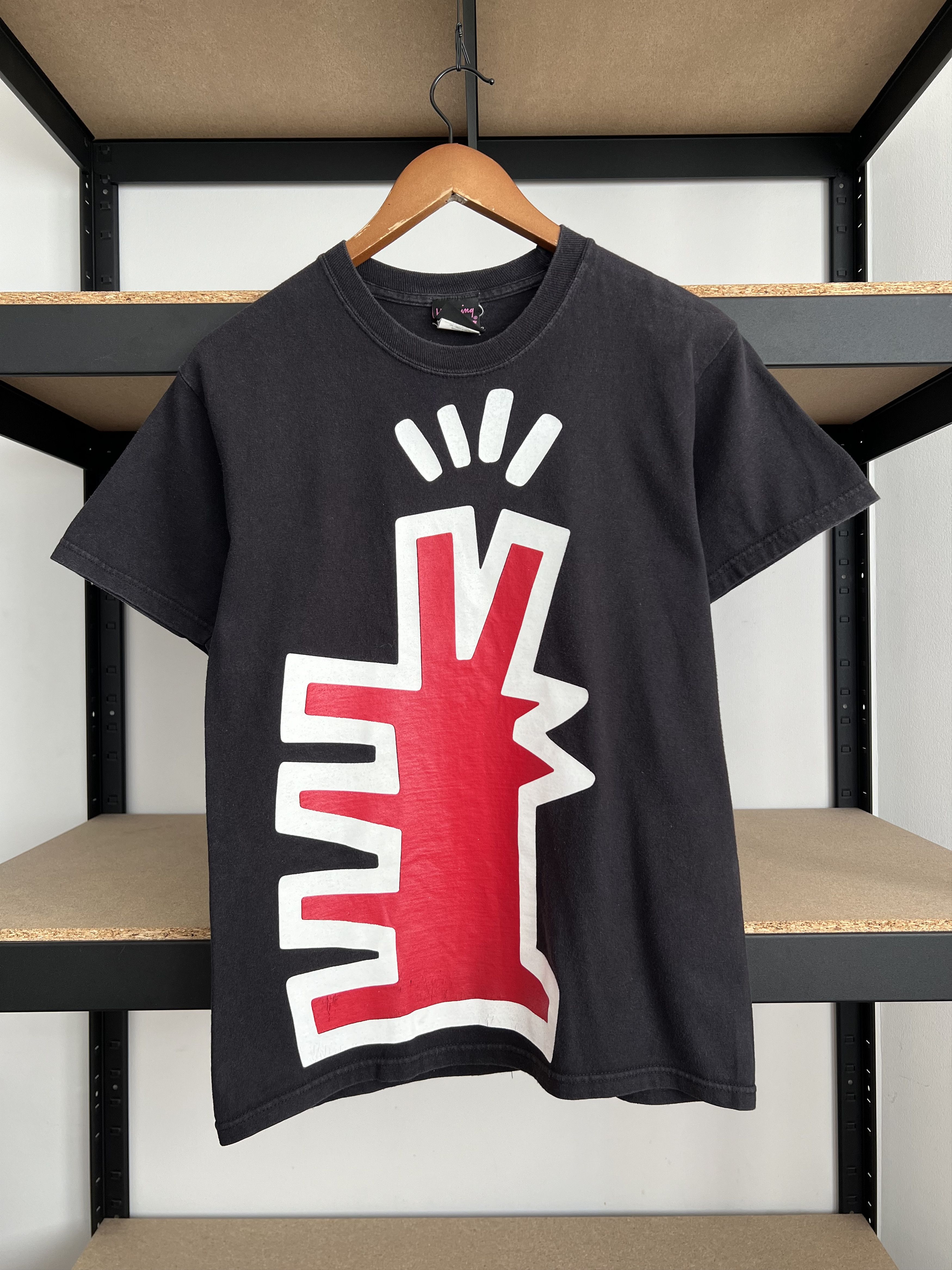 Arts & Science Vintage 2000s Keith Haring Barking Dogs Art Black T-shirt Size US S / EU 44-46 / 1 - 1 Thumbnail