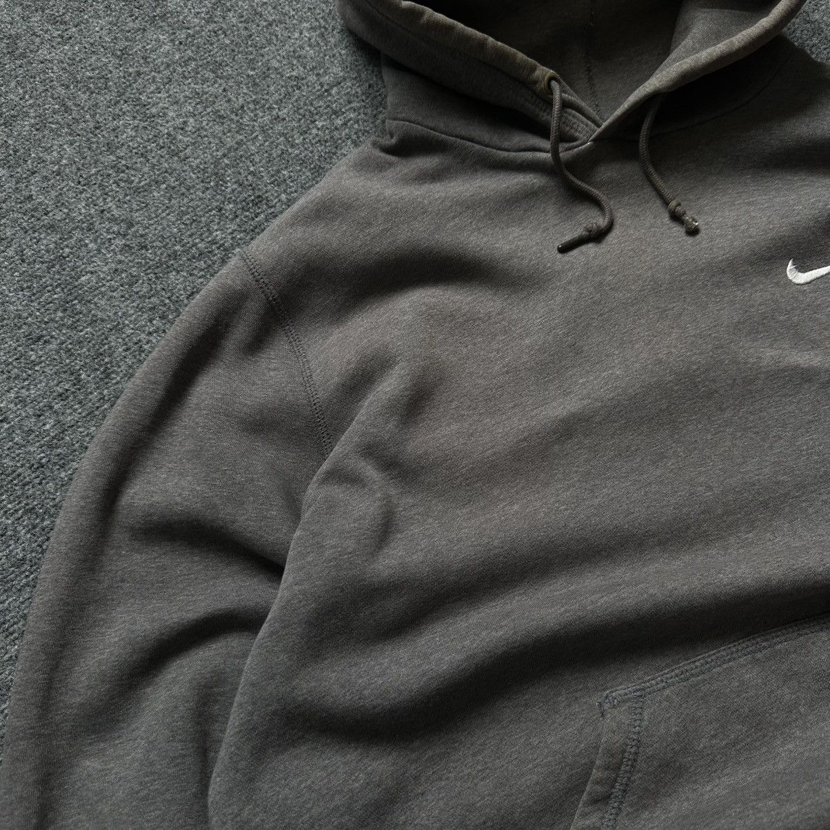 Nike VTG Japanese Style Dark Gray Hoodie Nike Size L Distressed Size US L / EU 52-54 / 3 - 6 Thumbnail