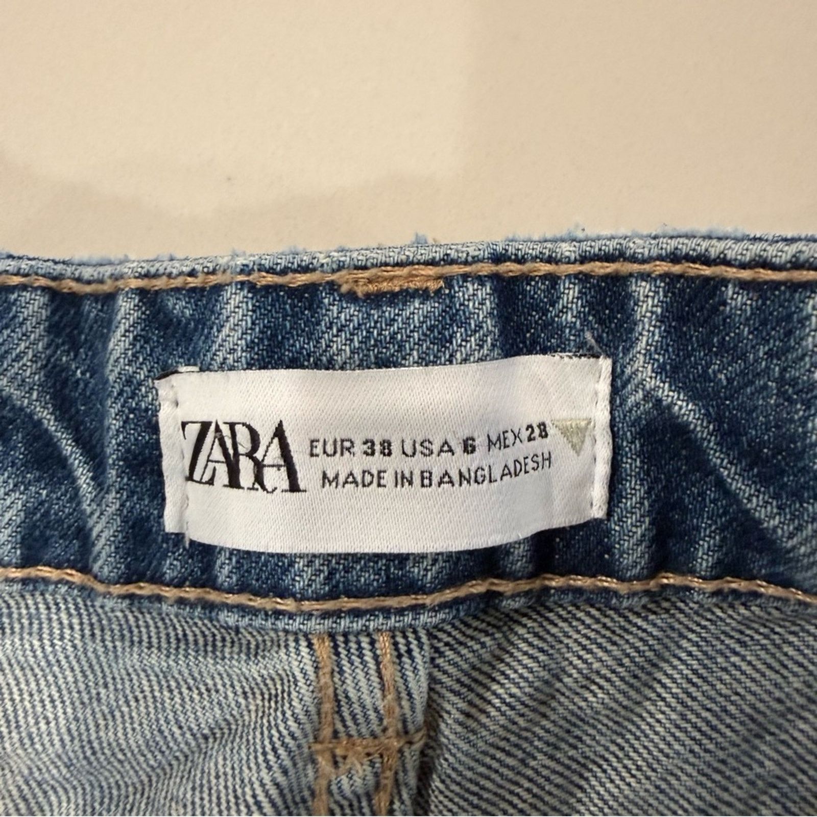 Zara Zara High Waisted Mom Fit Distressed Denim Jeans Womens 6 Size 28" / US 6 / IT 42 - 10 Thumbnail