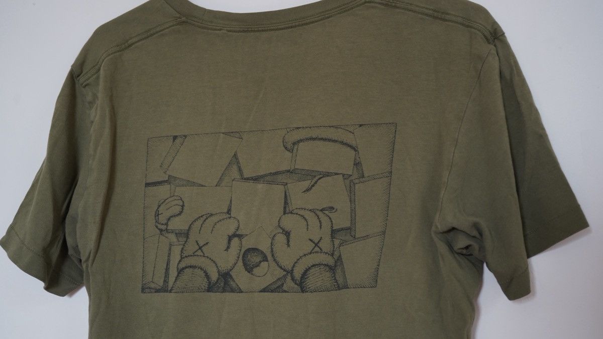 Kaws × Uniqlo Green Kaws x Uniqlo Army Tee Size US L / EU 52-54 / 3 - 3 Thumbnail