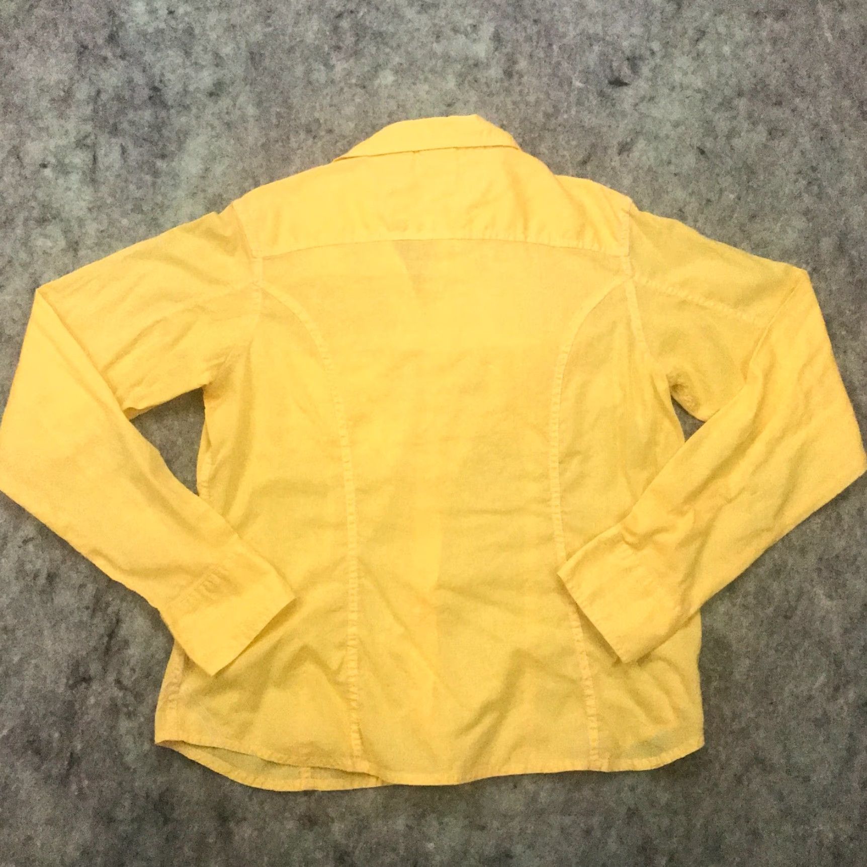 Vintage L.L. Bean Women's Button-Up Shirt Medium Yellow Long Sleeve Semi-Sheer V-Neck Casual Blouse Size M / US 6-8 / IT 42-44 - 7 Thumbnail