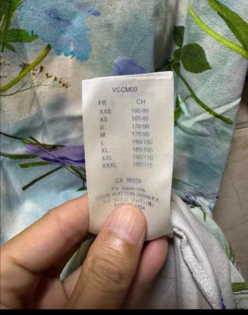 Louis Vuitton Louis Vuitton Rendered Floral Embroidery Short Sleeve 2503- Size US S / EU 44-46 / 1 - 5 Thumbnail