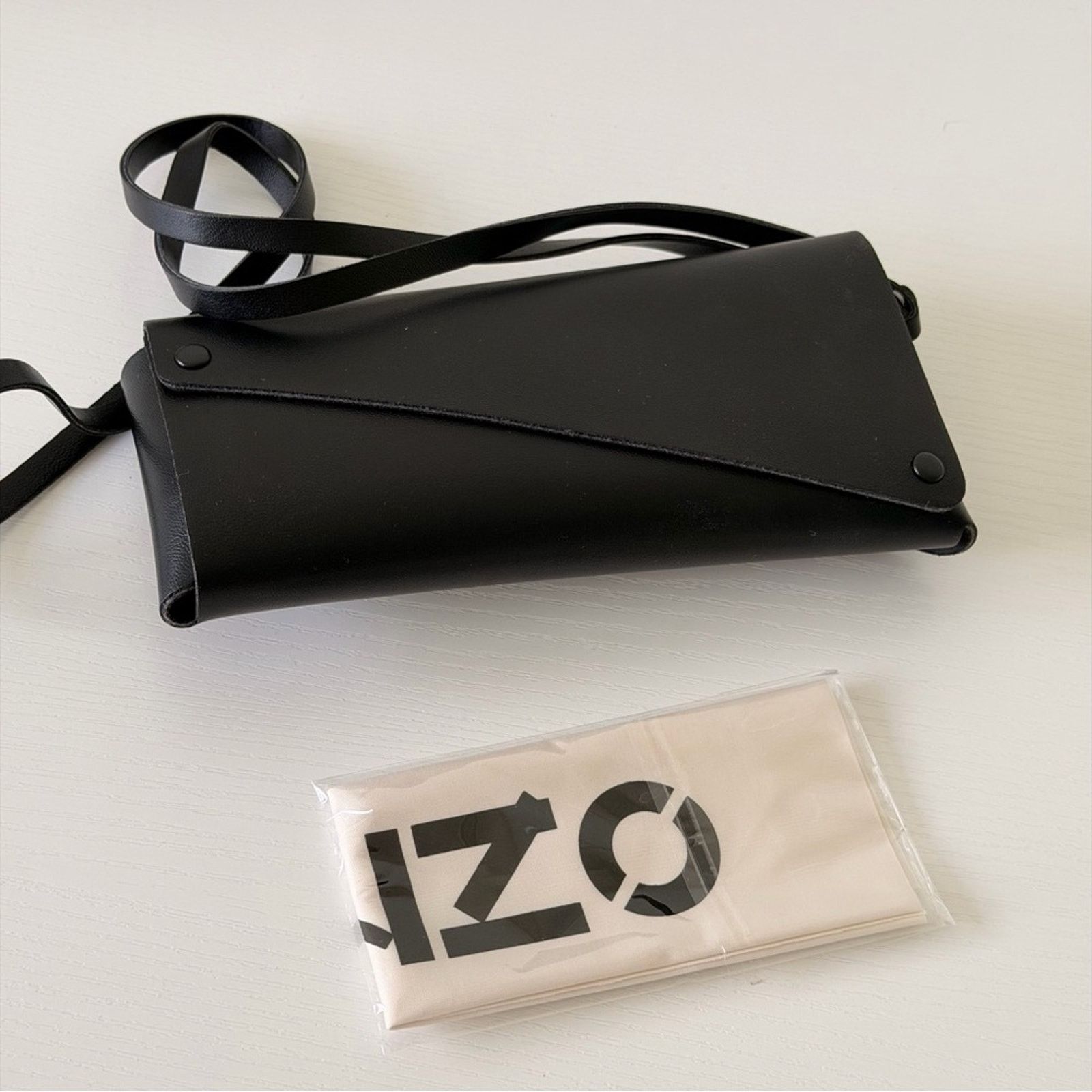 Kenzo New! Kenzo Black Sunglasses Case and cleaning cloth Size ONE SIZE - 3 Thumbnail
