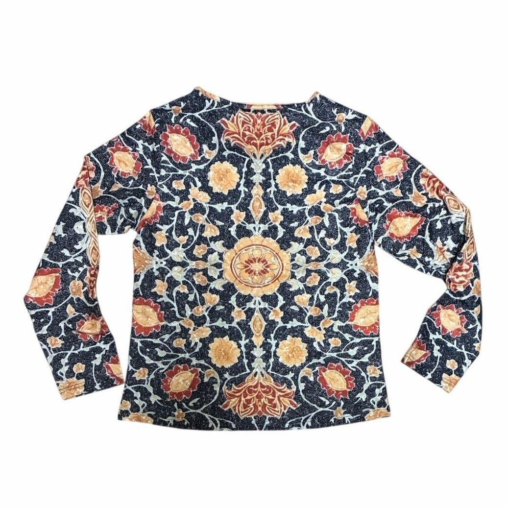 The Unbranded Brand V Neck Navy Shirt With Flowers Print On It Size Medium Size M / US 6-8 / IT 42-44 - 4 Thumbnail