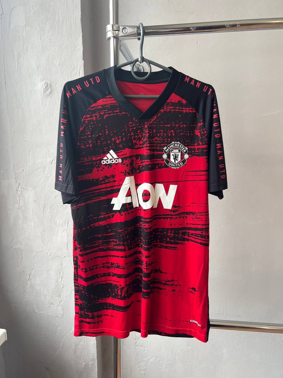 Adidas 2020/21 MANCHESTER UNITED TRAINING SOCCER FOOTBALL JERSEY S Size US S / EU 44-46 / 1 - 2 Thumbnail