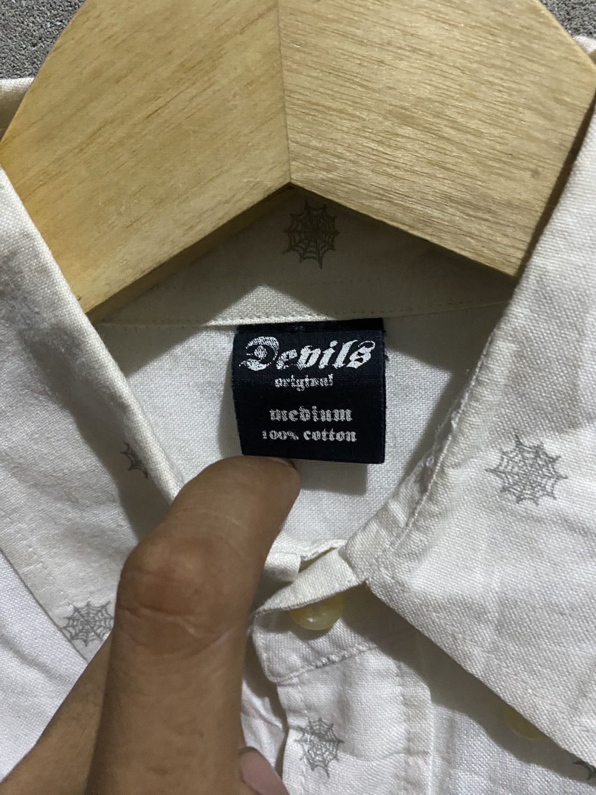 If Six Was Nine × Japanese Brand × Le Grande Bleu (L.G.B.) Buttons Devils Spider webs motif Size US M / EU 48-50 / 2 - 4 Thumbnail
