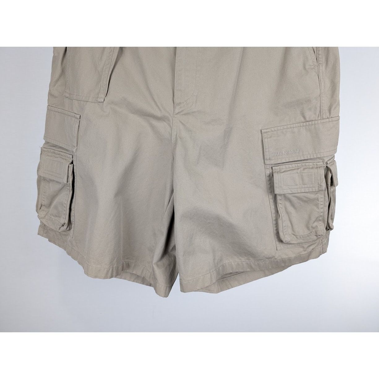 Balenciaga o1rshd1 Cargo Short in Beige Size US 30 / EU 46 - 5 Thumbnail
