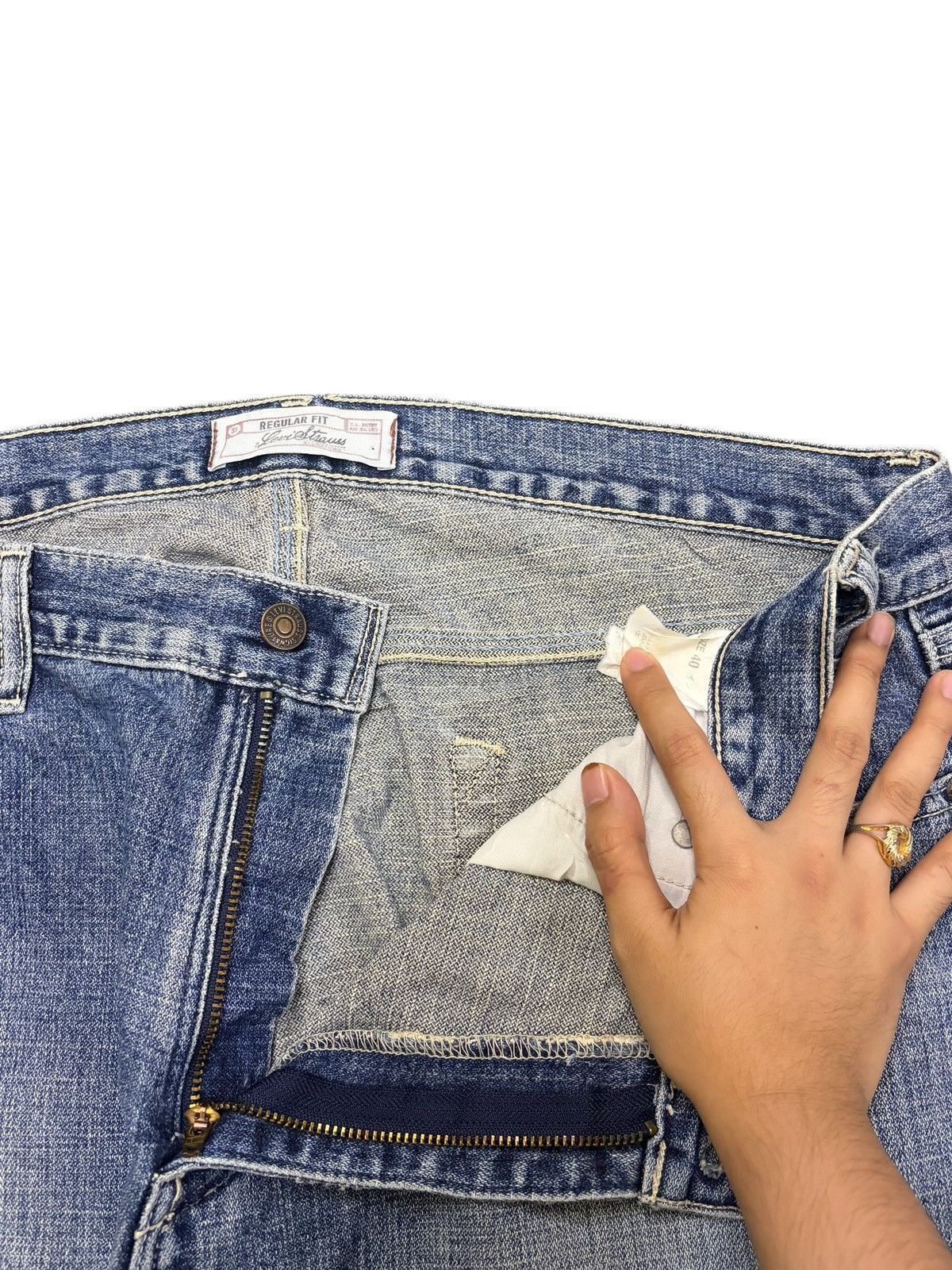 Levi's Vintage 90s Levis Faded Wash Distressed Loose Jeans Size US 38 / EU 54 - 5 Thumbnail
