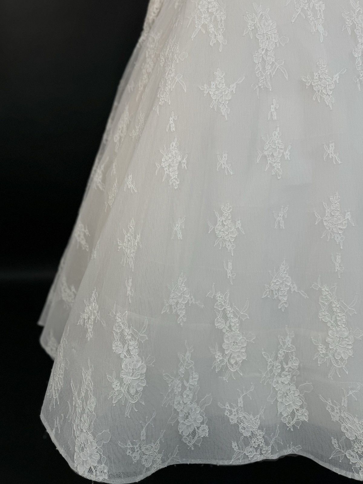 Other Preloved US 6 Anna Augusta French Corded Lace Bridal Gown Size M / US 6-8 / IT 42-44 - 6 Thumbnail