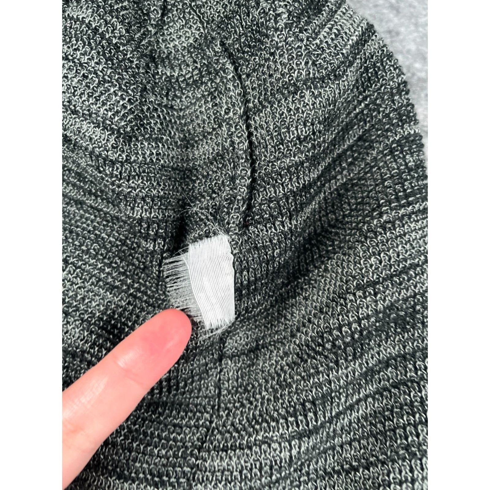 Vintage Igloos Beanie Adult One Size Gray Black White Stripe Knit 100% Acrylic Ski Hat/Cap Unisex Adults Beanie Striped Outdoor Winter Mens Womens Size ONE SIZE - 7 Thumbnail