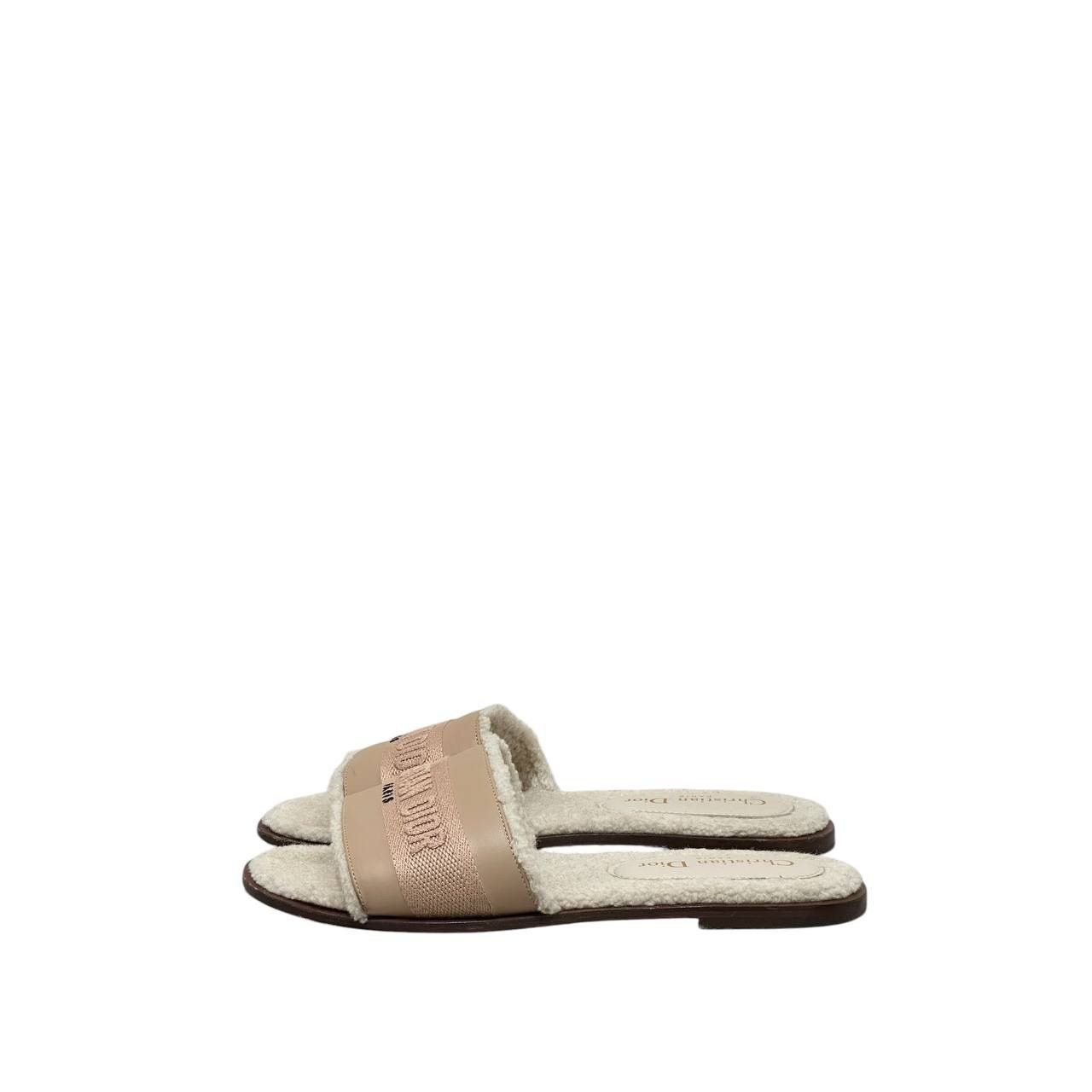 Dior Christian Dior Dway Beige Suede Shearling Flat Sandals 37 Size US 6 / IT 36 - 2 Thumbnail