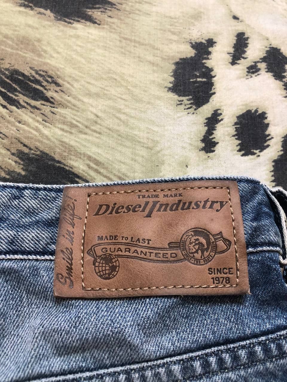 Diesel Jean Shorts Denim Distressed Hip Hop Grunge Jorts Y2K Size 29" - 19 Thumbnail