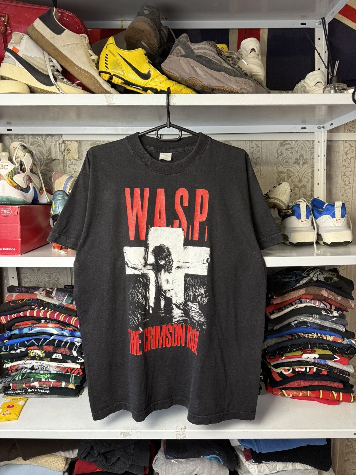 Vintage Vintage WASP The Crimson Idol 1992 t shirt Size US L / EU 52-54 / 3 - 1 Thumbnail