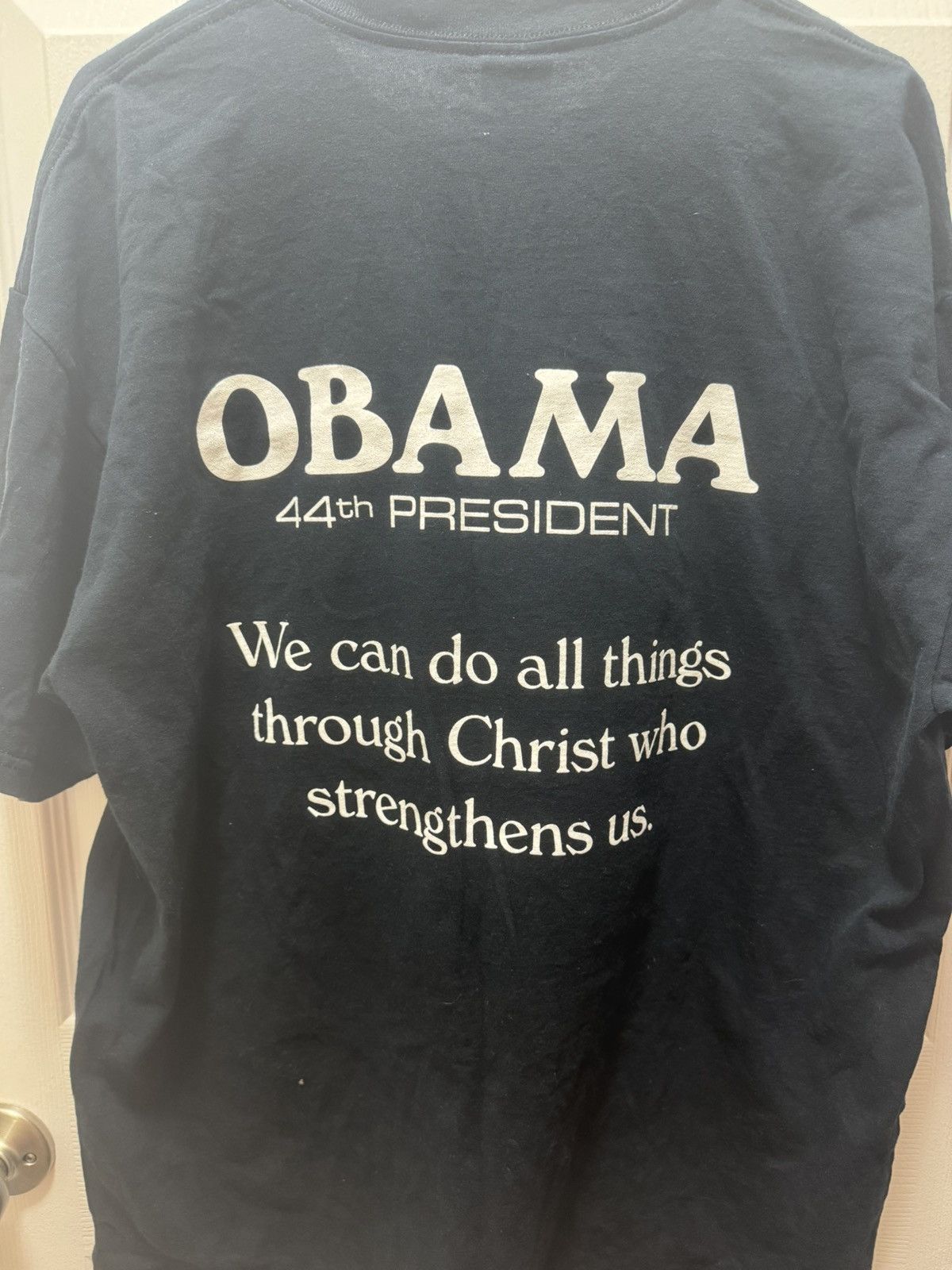 Gildan Obama x MLK Living the Dream Vintage President Christ Shirt Size US XL / EU 56 / 4 - 5 Thumbnail