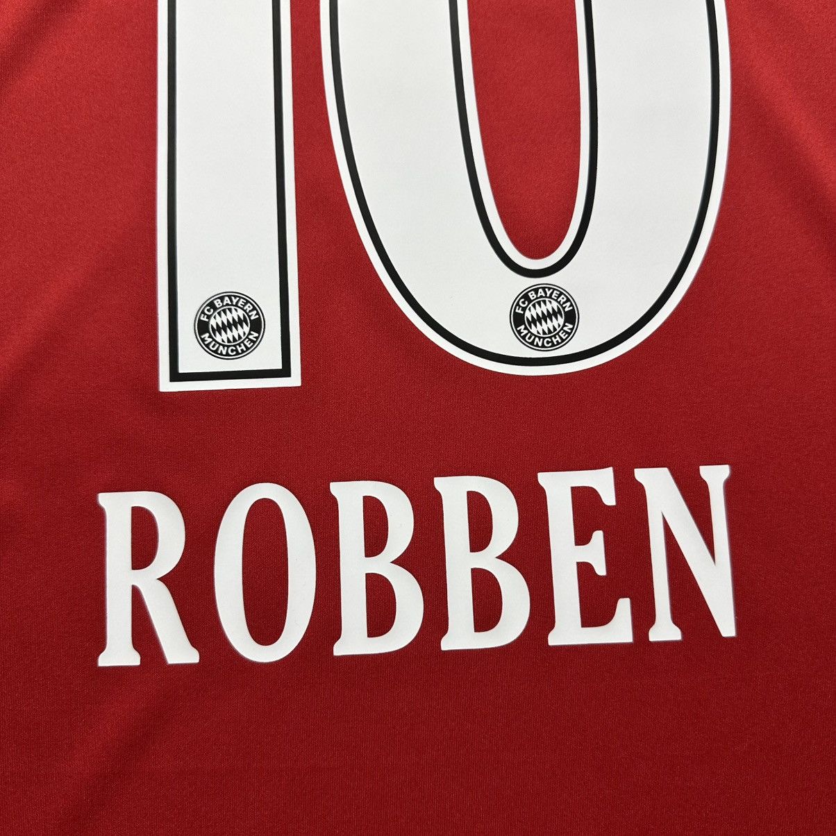 Vintage BAYERN ADIDAS 2010/2011 FOOTBALL HOME JERSEY #10 ROBBEN Size US L / EU 52-54 / 3 - 12 Thumbnail