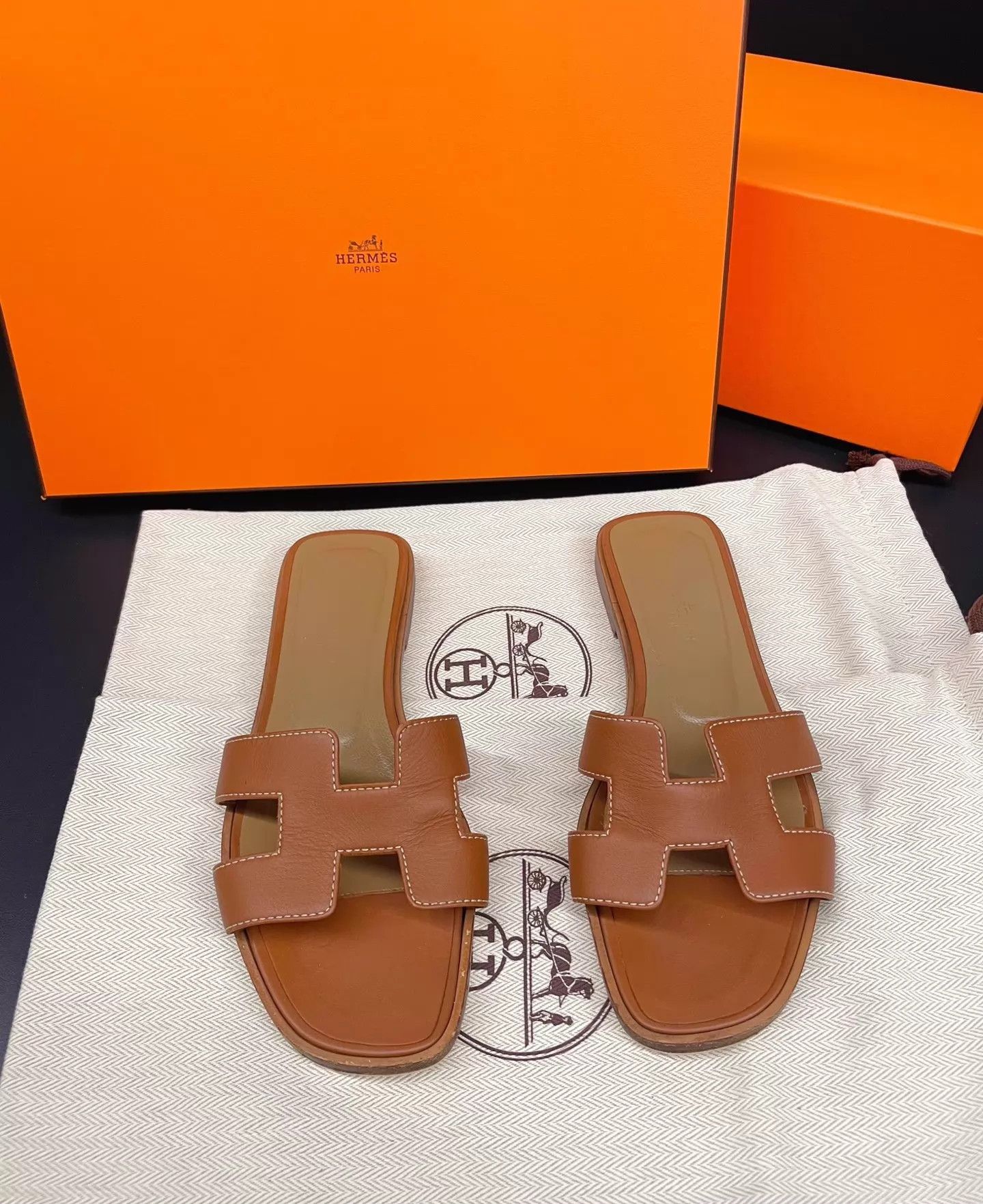 Hermes Hermès Classic Sheepskin Slide Sandal Gold Brown Size 35.5 Size US 5 / IT 35 - 1 Thumbnail