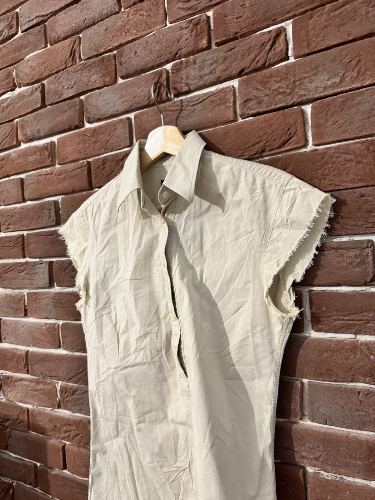 Dolce & Gabbana Vintage Dolce&Gabbana Y2K Sleeveless Beige T-shirt 40IT Size S / US 4 / IT 40 - 6 Thumbnail