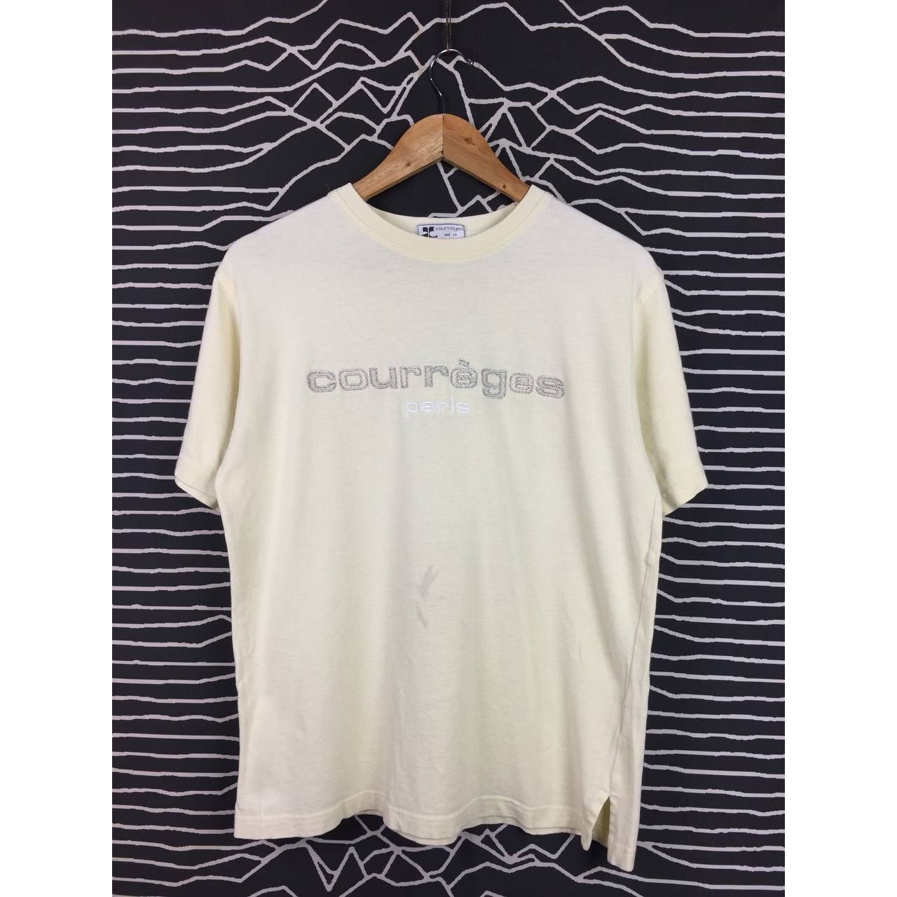 Courreges Vtg Courreges Paris Spell Out Logo Tee Size M Size US M / EU 48-50 / 2 - 1 Thumbnail