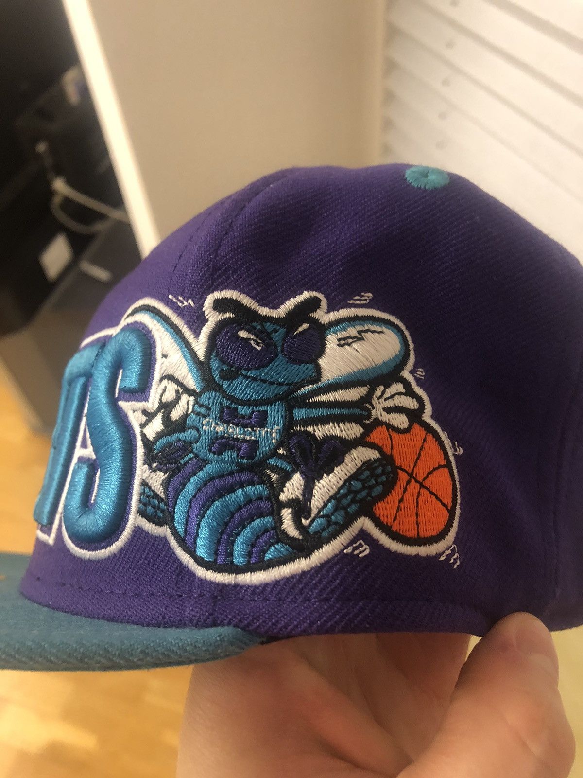 Mitchell & Ness × NBA CHARLOTTE HORNETS MITCHELL & NESS NBA VINTAGE HAT CAP Size ONE SIZE - 8 Thumbnail