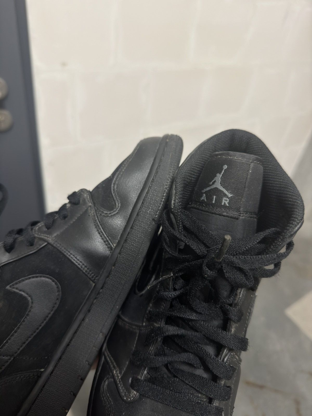 Jordan Brand Jordan 1 Retro Mid black (2018) sneakers Nike rare Size US 10 / EU 43 - 6 Thumbnail