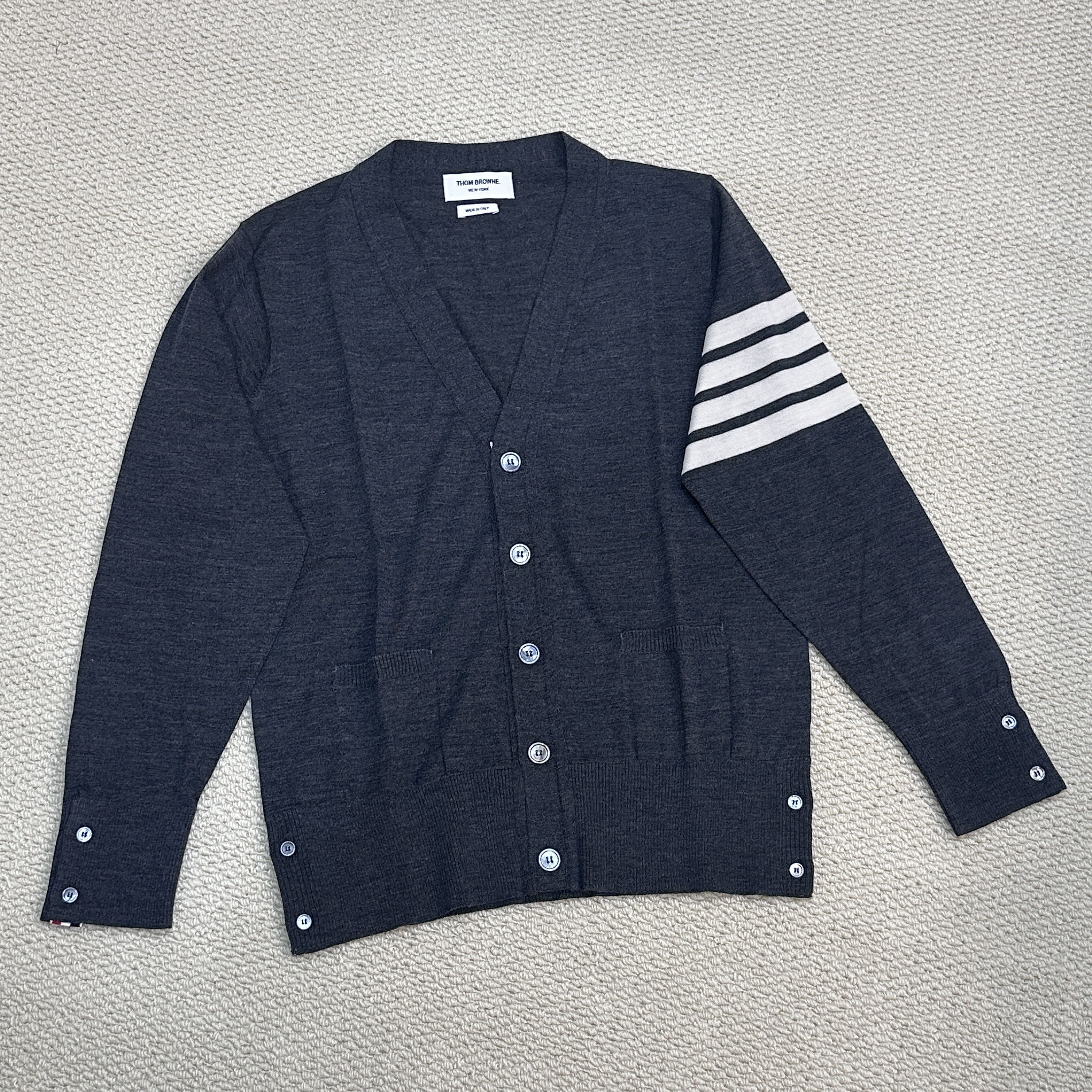 Thom Browne CLASSIC V-NECK CARDIGAN IN FINE MERINO WOOL Size US M / EU 48-50 / 2 - 2 Thumbnail