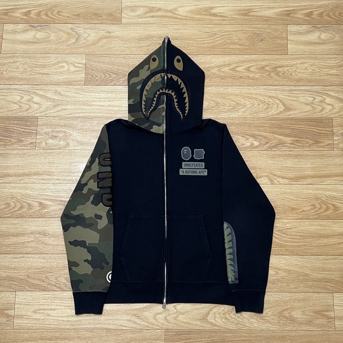 Bape × Undefeated Bape X Undefeated Joker Shark zip up hoodie 