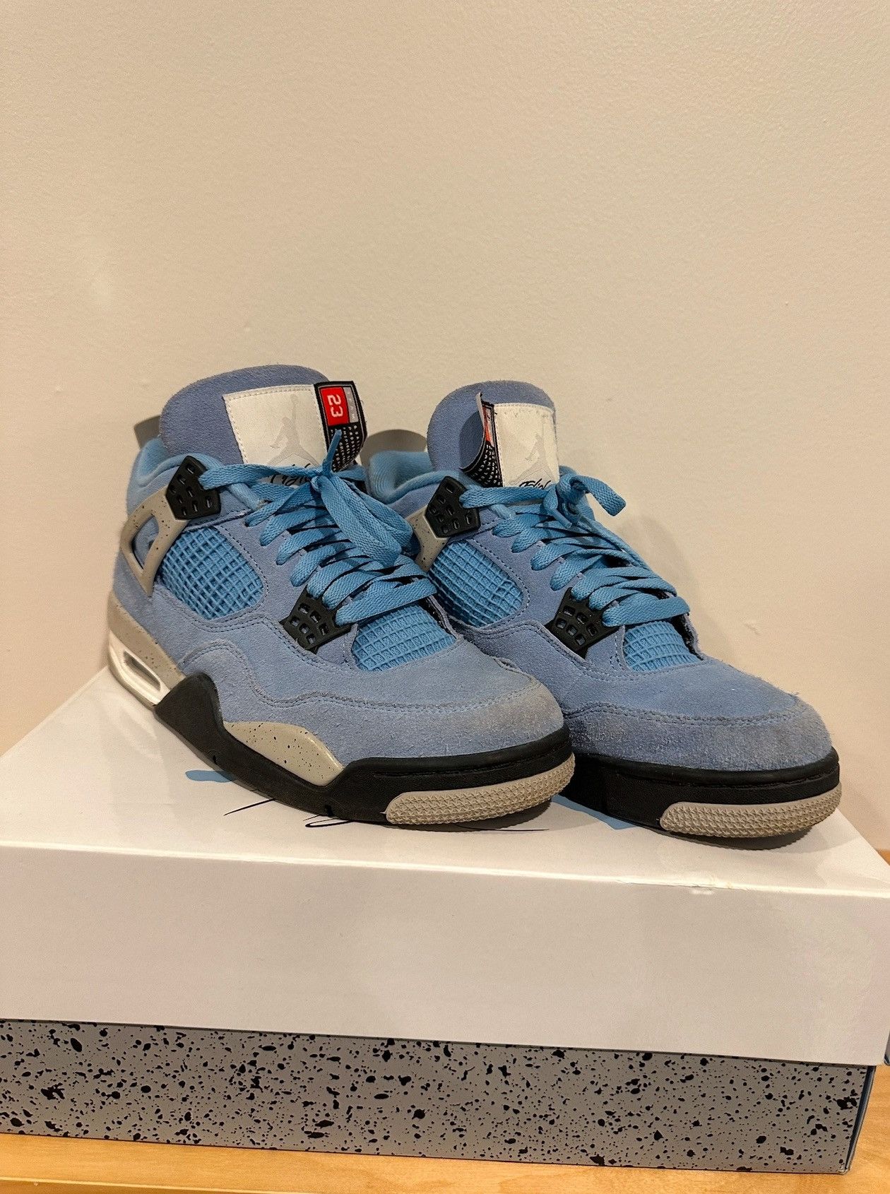 Jordan Brand Jordan 4 UNC - Size 9.5 Men’s Size US 9.5 / EU 42-43 - 1 Thumbnail