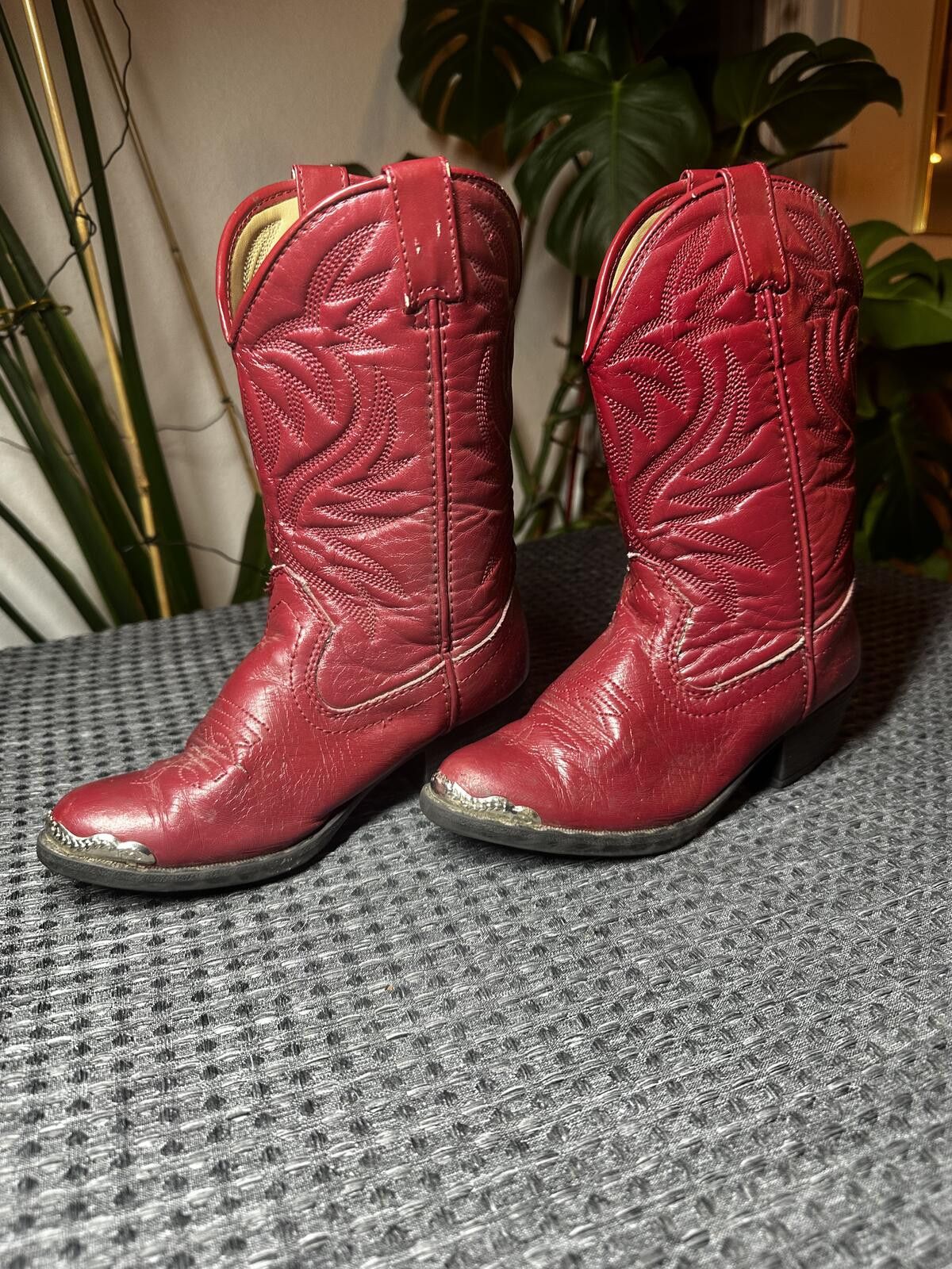 Unknown London Red Western Cowboy Boots with Embroidered Design Size ONE SIZE - 4 Thumbnail