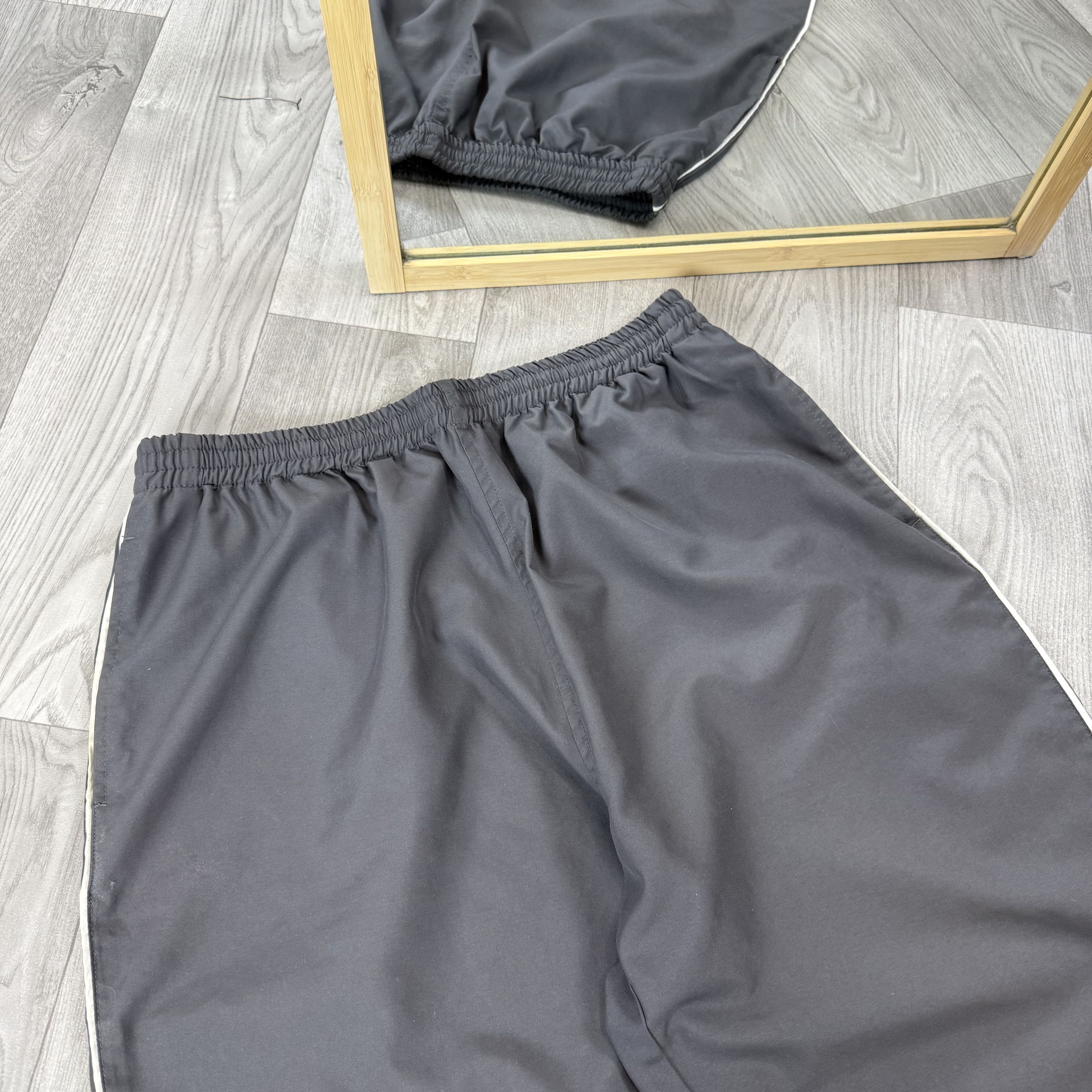 Perry Ellis Vintage Perry Ellis Sport 90s Grey Nylon Trackpants Size US 34 / EU 50 - 6 Thumbnail