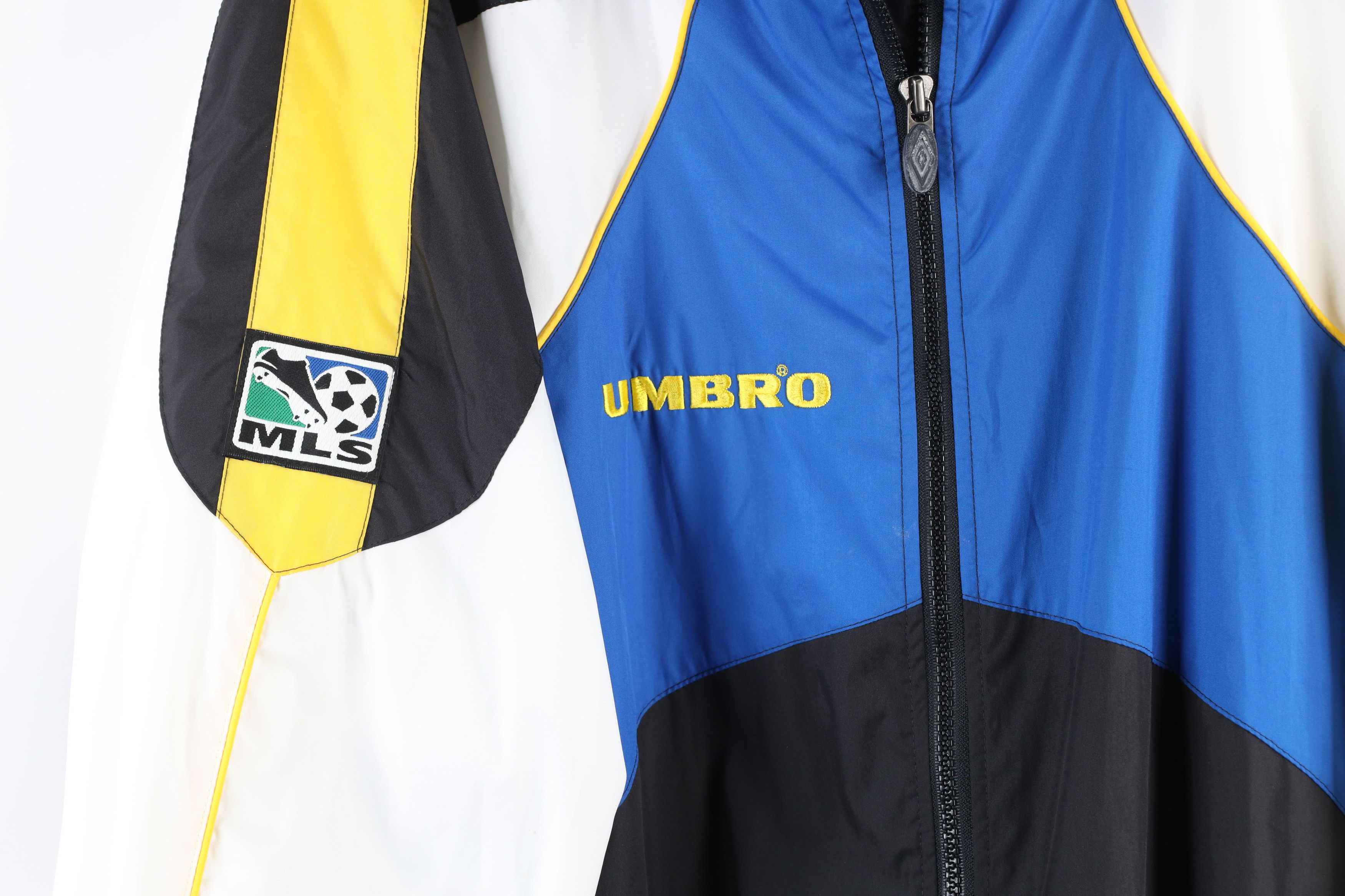 Umbro × Vintage Vintage 90s Umbro Soccer Full Zip Warm Up Windbreaker Jacket Size US XL / EU 56 / 4 - 4 Thumbnail