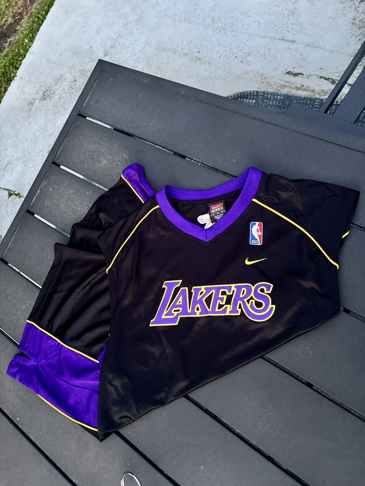 Nike Vintage 90s Nike Team Los Angeles Lakers Warm-Up NBA Jersey Size US M / EU 48-50 / 2 - 1 Thumbnail