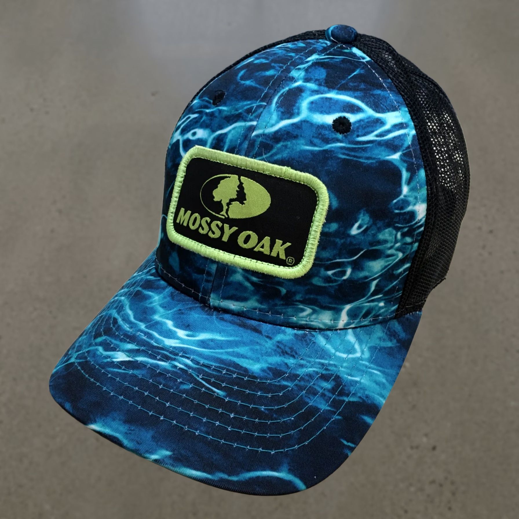 Vintage Mossy Oak Fishing Trucker Hat Mens Black Blue OS Curved Brim Embroidered Logo Size ONE SIZE - 1 Thumbnail