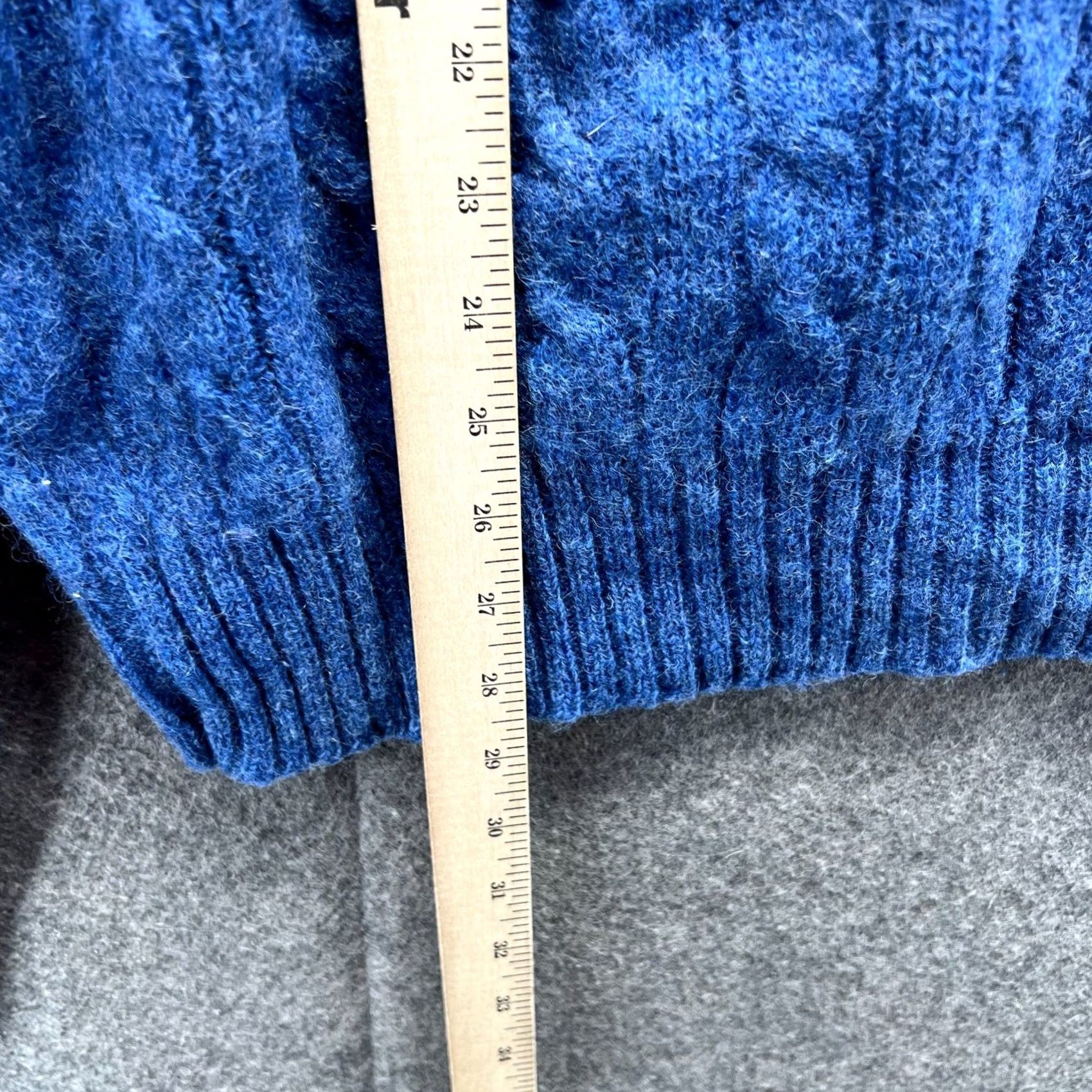 Brooks Brothers VINTAGE Brooks Brothers Sweater Mens 46 Blue Cable Knit Pullover Shetland Wool Crew Neck Long Sleeve Regular Fit Fall Winter Spring Size US XXL / EU 58 / 5 - 5 Thumbnail