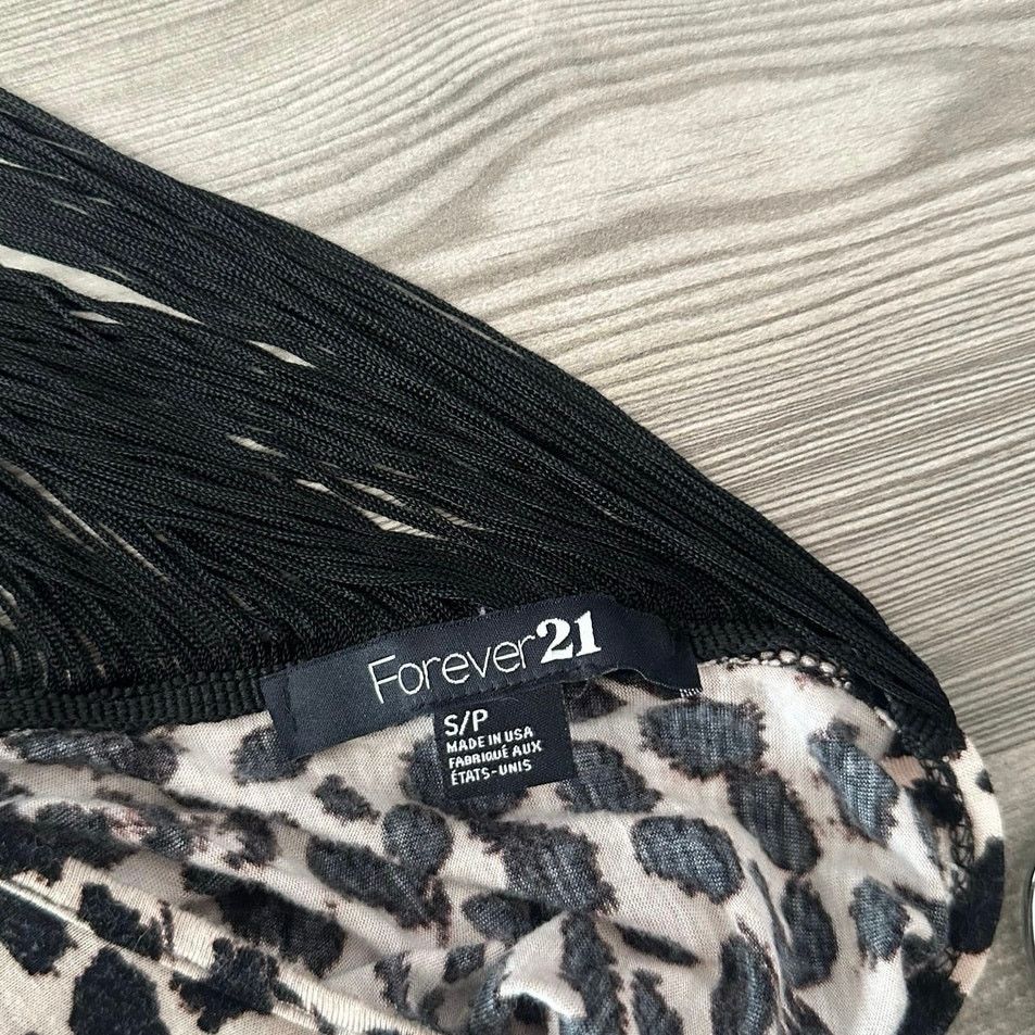 Forever 21 forever 21 open back fringe cheetah print top Size S / US 4 / IT 40 - 3 Thumbnail
