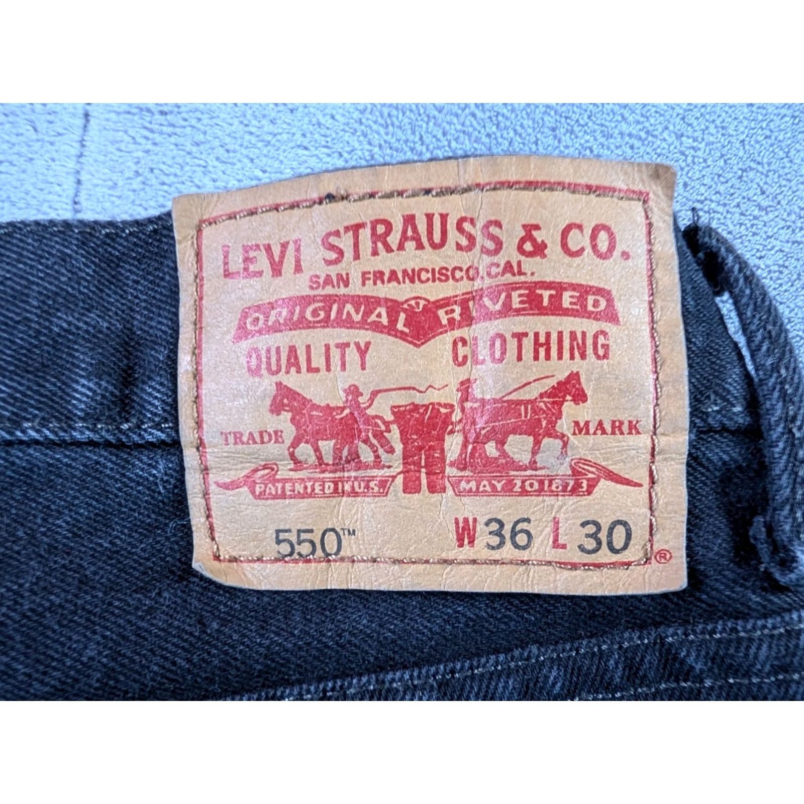 Levi's VINTAGE Levi's 550 Jeans Mens 34x30 Black Denim Straight Relaxed Regular 36 30in Red Tab Linear Size US 36 / EU 52 - 6 Thumbnail