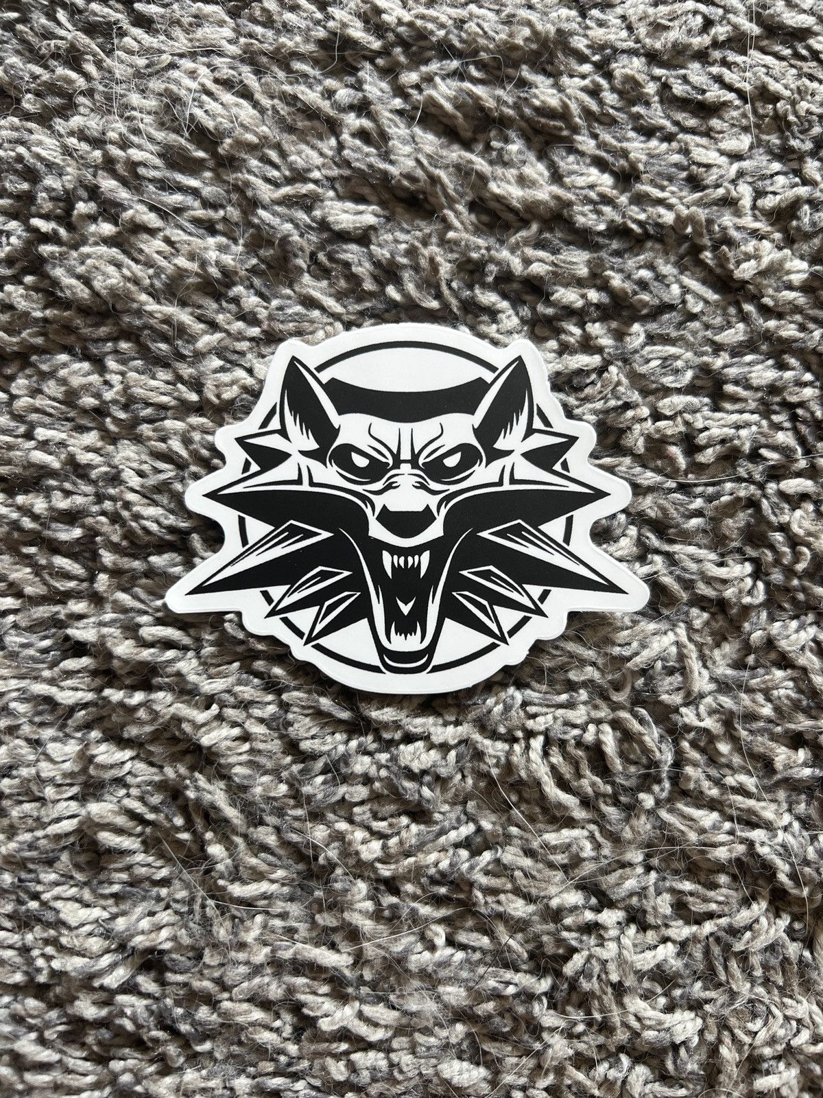 Hypebeast The Witcher School Of The Wolf Sticker Size ONE SIZE - 1 Thumbnail