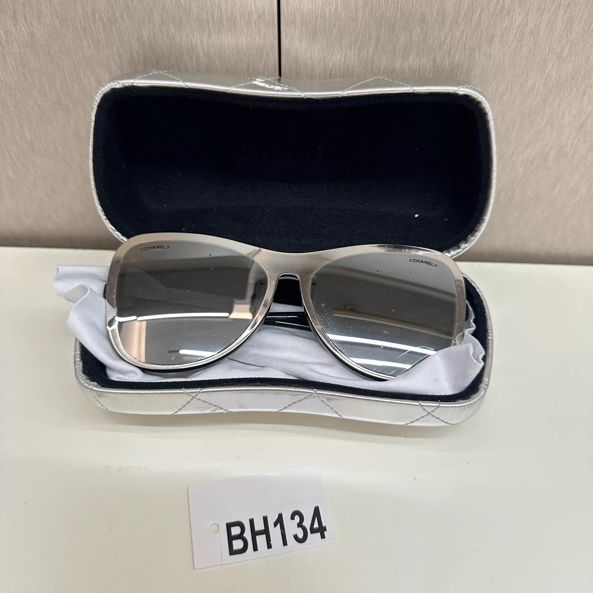 Chanel CC Square Silver Gradient Mirror Sun BH134 display picture 3
