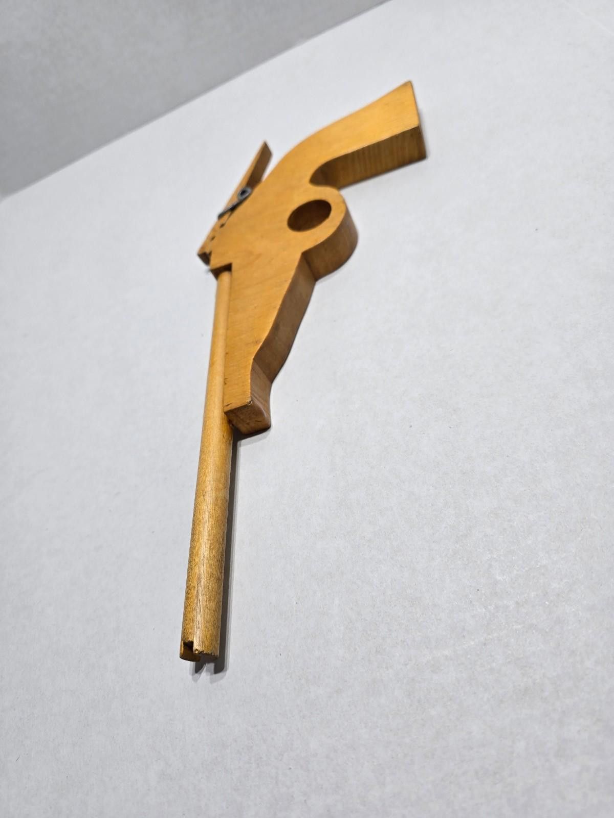 Handmade Vintage 1950s: Handmade Wooden: Clothes Pin Rubber Band Gun Size ONE SIZE - 6 Thumbnail