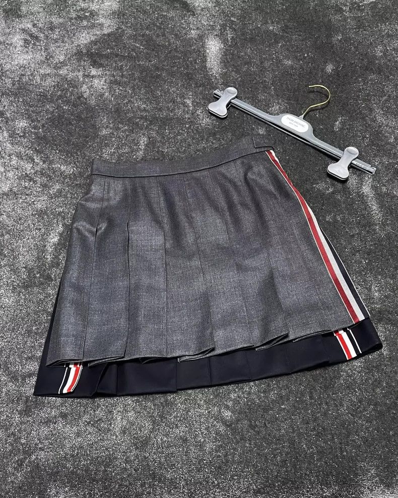 Thom Browne Thom Browne Color Block Pleated Skirt-dmc Size 24" / US 00 / IT 34 - 1 Thumbnail