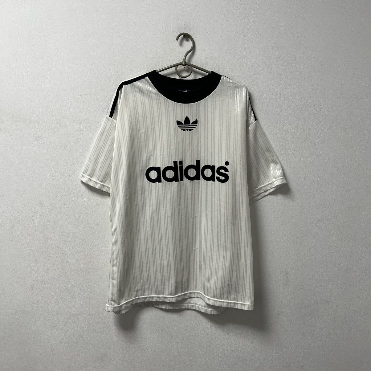 Adidas Vintage Adidas Big Logo T-Shirt Size US M / EU 48-50 / 2 - 1 Thumbnail
