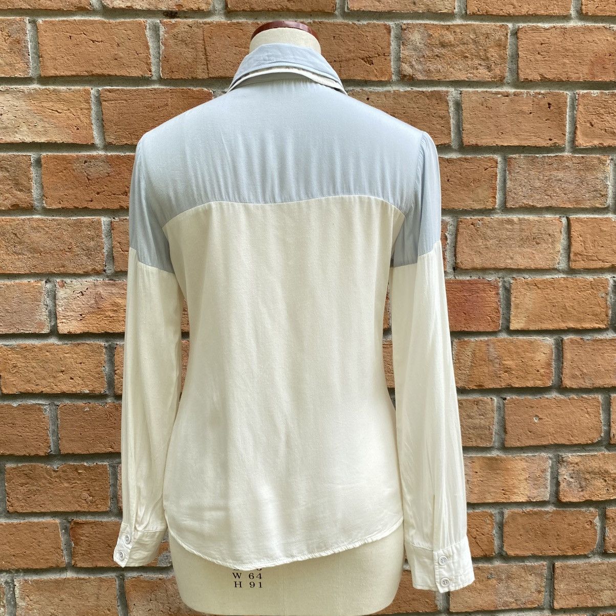 LIZ LISA LIZ LISA Light Blue and White Long-Sleeve Graphic Shirt Size M / US 6-8 / IT 42-44 - 4 Thumbnail