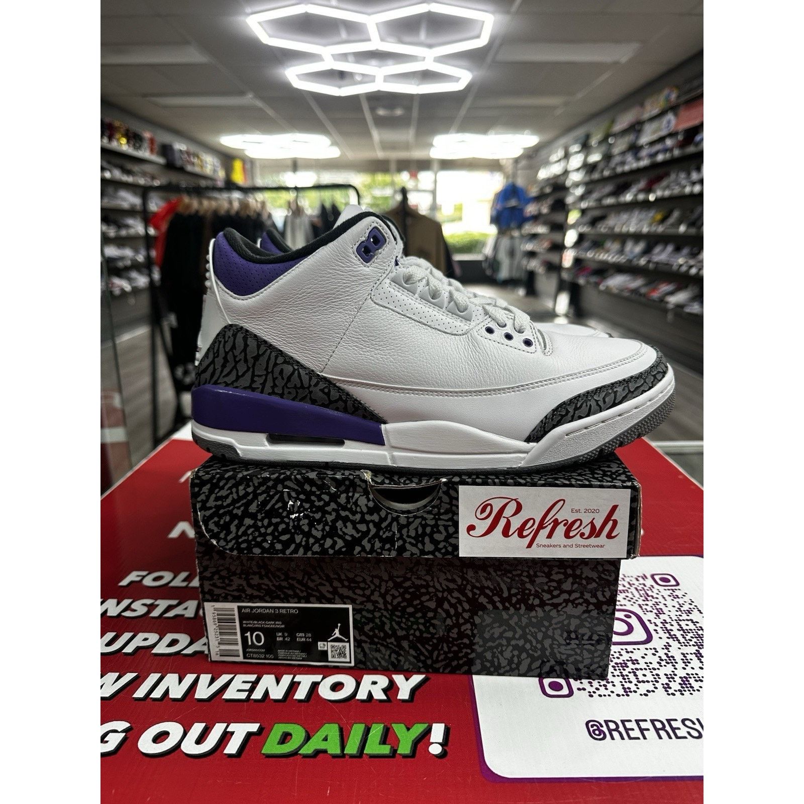 Jordan Brand Air Jordan 3 Dark Iris Size 10 CT8522-105 Size US 10 / EU 43 - 1 Thumbnail