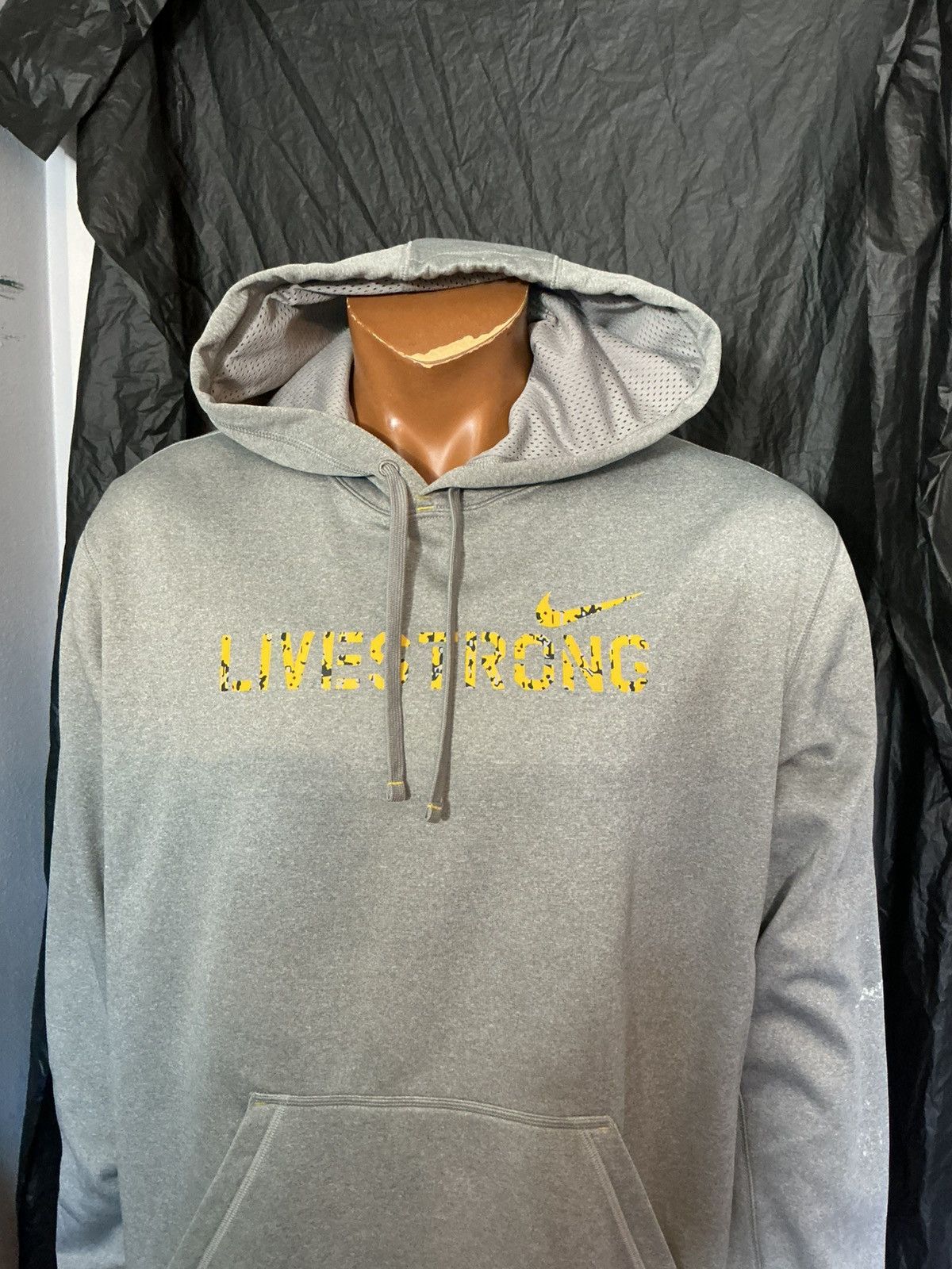 Nike Nike Therma Fit Livestrong Lance Armstrong Pullover Hoodie Size US XL / EU 56 / 4 - 11 Thumbnail