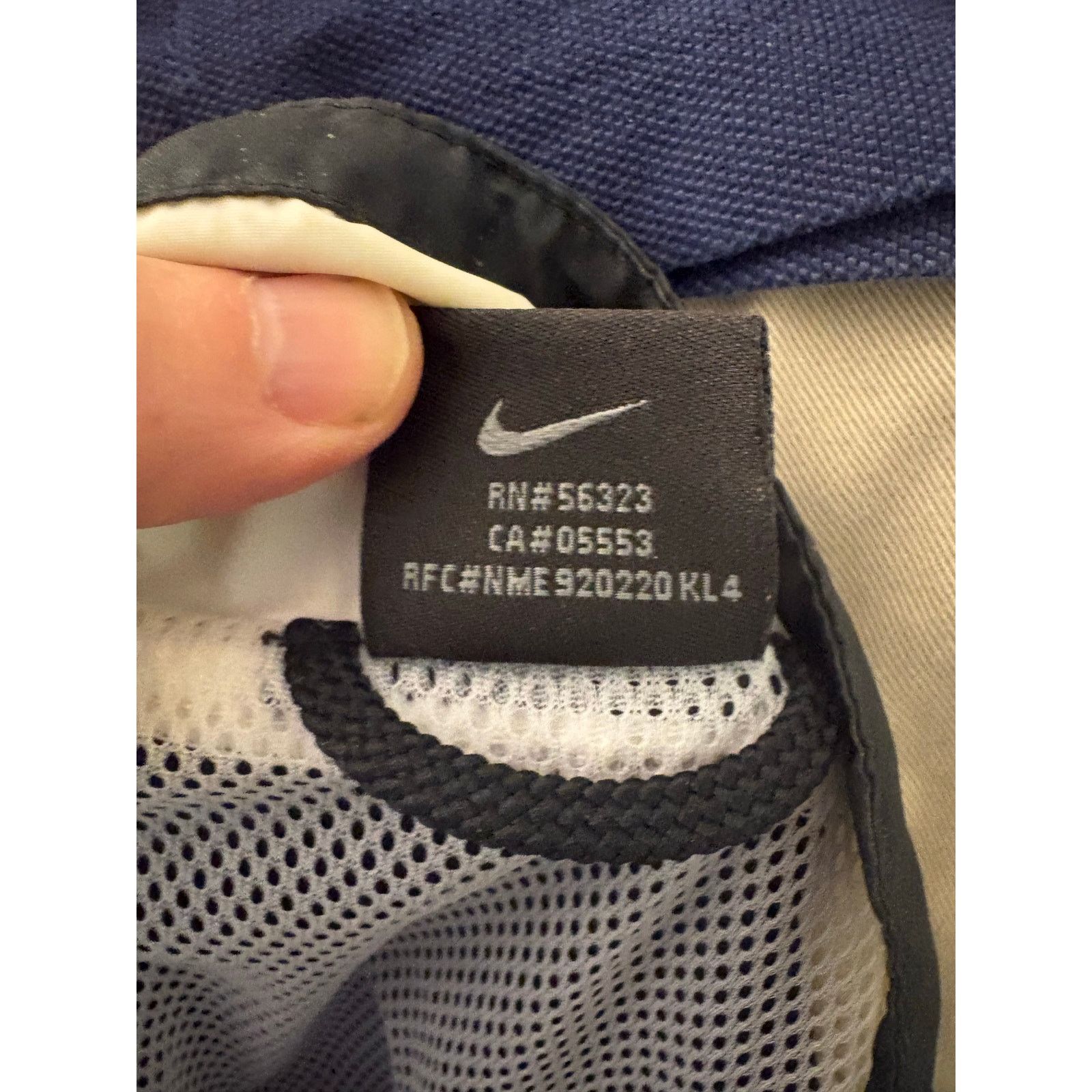 Nike Vintage Nike Black and White Alabama Windbreaker Size Medium Size US M / EU 48-50 / 2 - 3 Thumbnail
