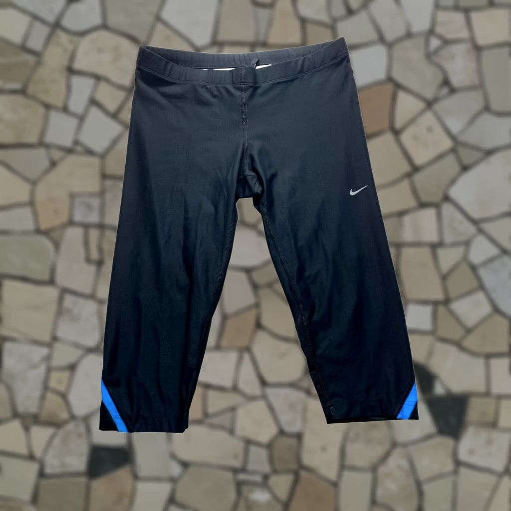 Nike Nike Dri-Fit Capri Leggings Womens L Black Zip Pocket Running & Jogging Size 36" / US 14 / IT 50 - 1 Thumbnail