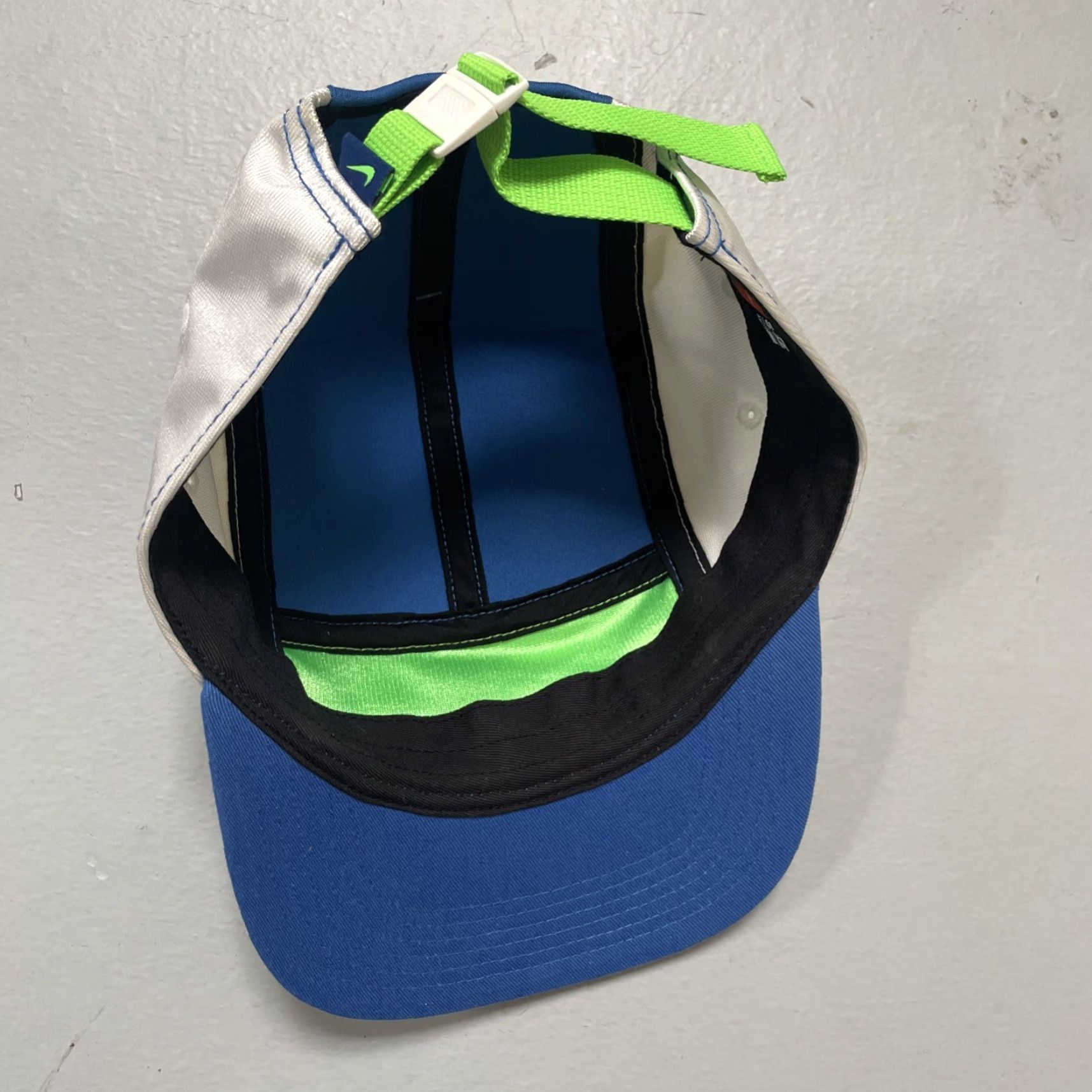 Nike Nike 2014 AW84 Air Huarache 5-Panel Running Training SAMPLE NWT Cap Hat Unisex Adults One Size Multicolor Size ONE SIZE - 6 Thumbnail
