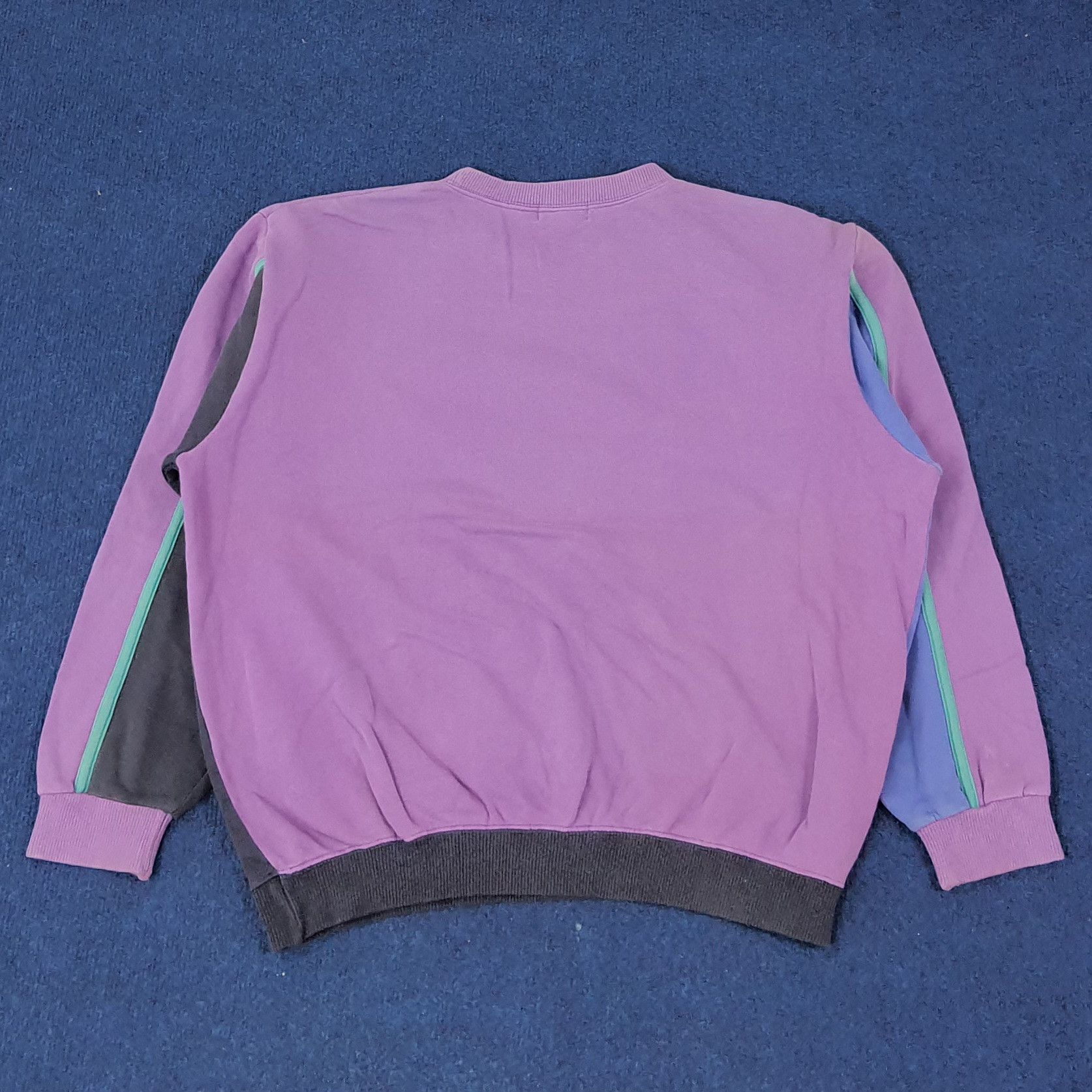 Designer × Vintage × Yves Saint Laurent Vintage Yves Saint Laurent Center Logo Sweatshirts C222N11 Size US L / EU 52-54 / 3 - 3 Thumbnail