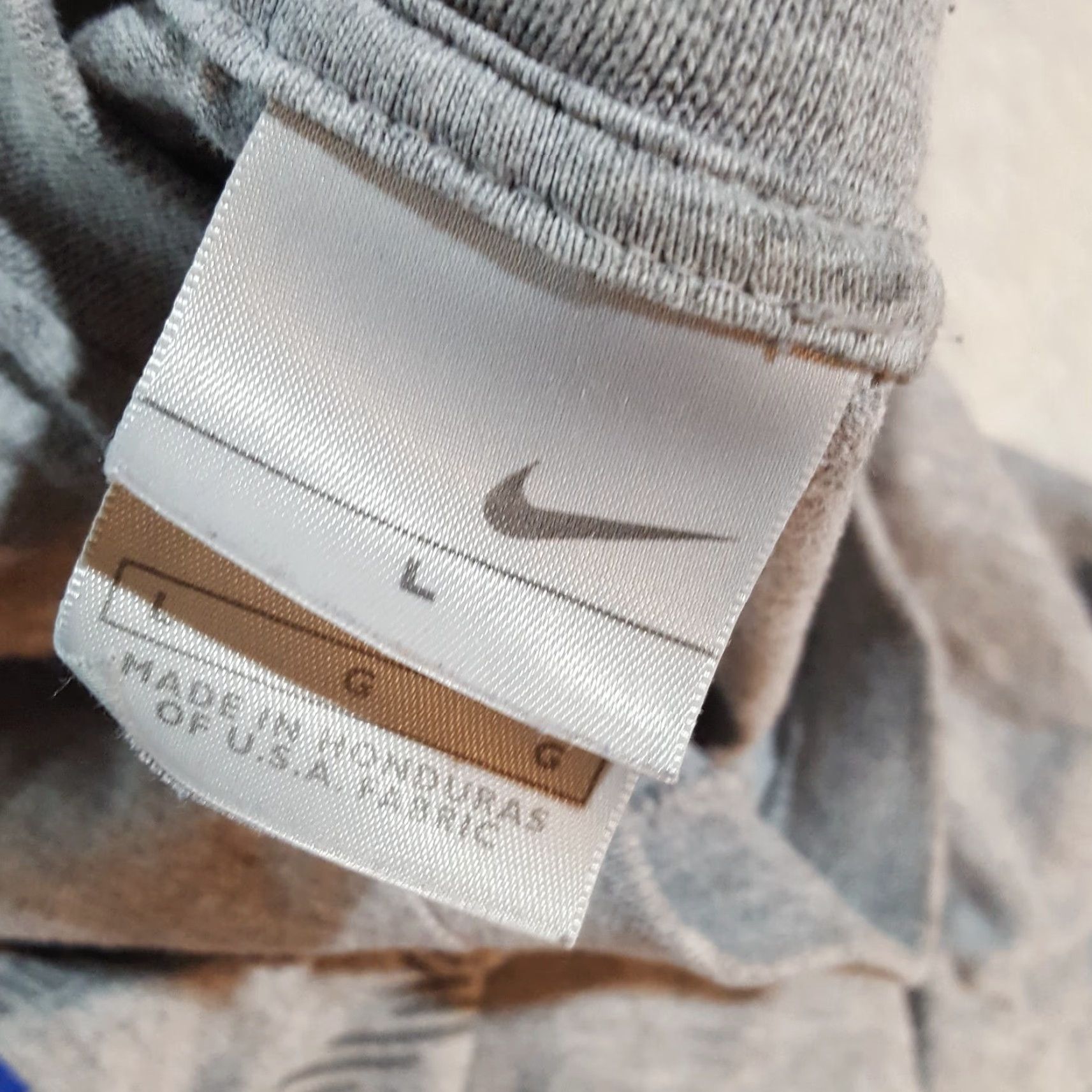 Nike VINTAGE Nike Basketball T-Shirt Men Large Gray 90s 00s Retro Sports Y2K Logo Size US L / EU 52-54 / 3 - 5 Thumbnail