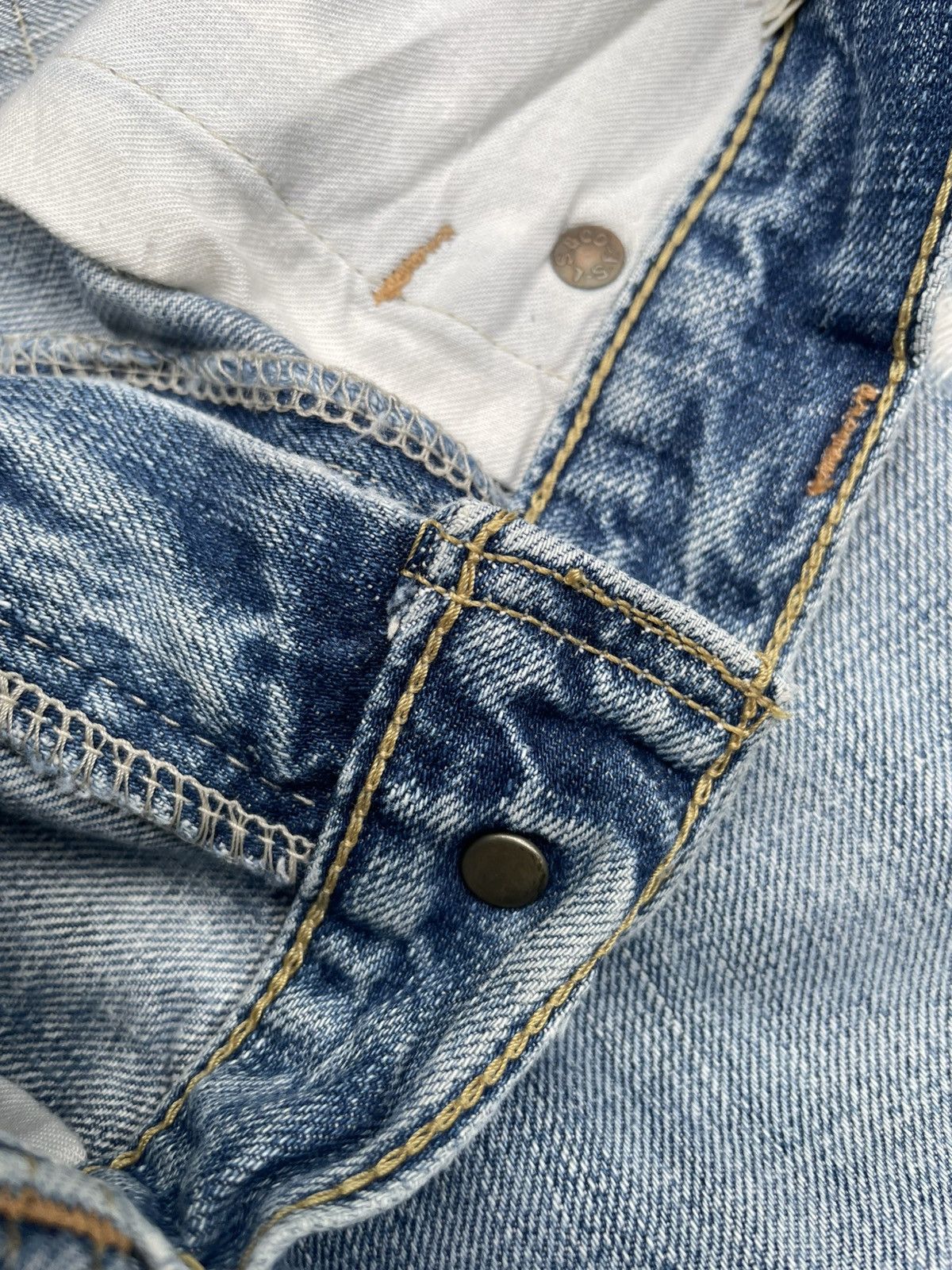 Levi's Vintage Levi’s 502 Distresed Size US 31 - 21 Thumbnail